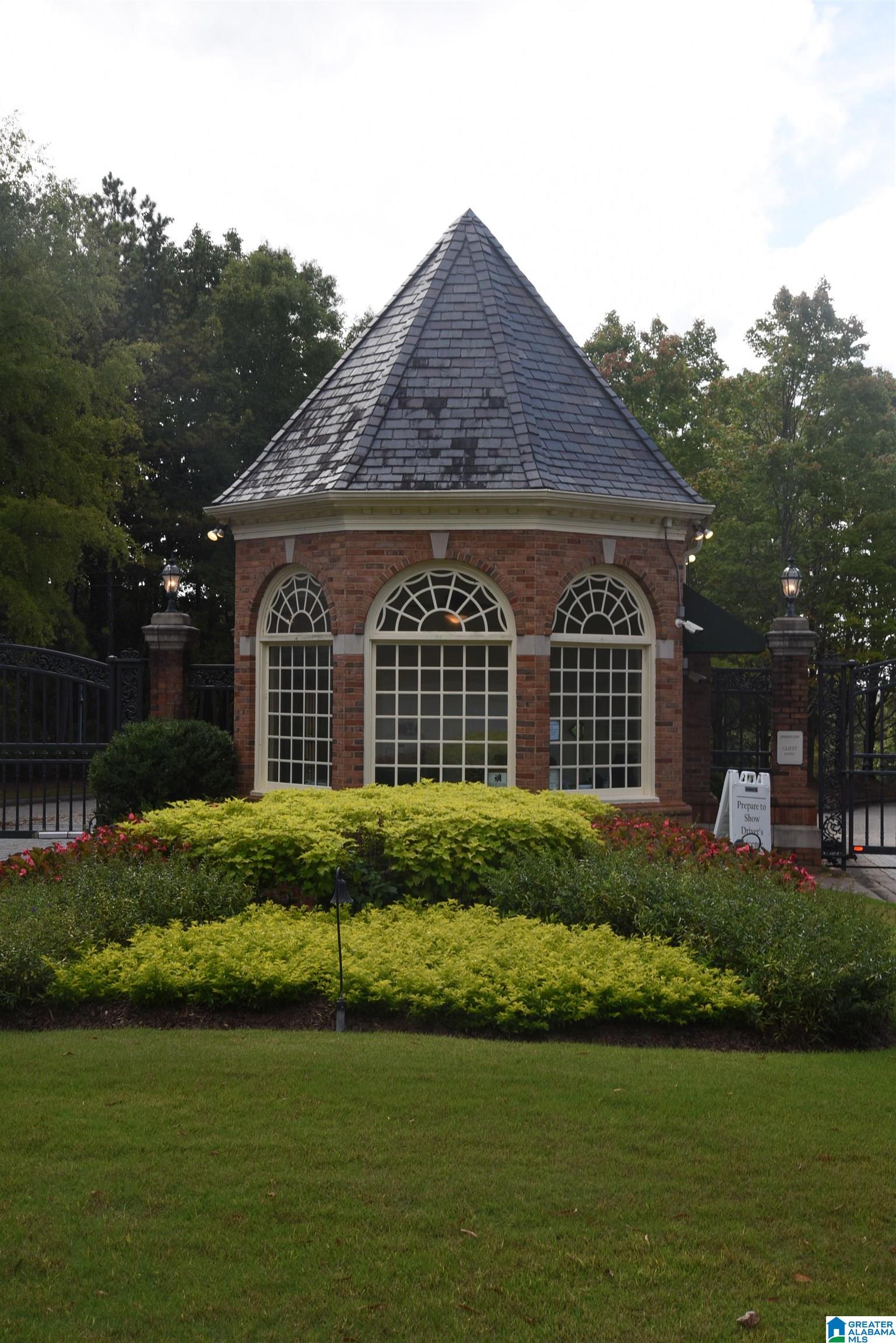 1000 COLUMBIA CIRCLE