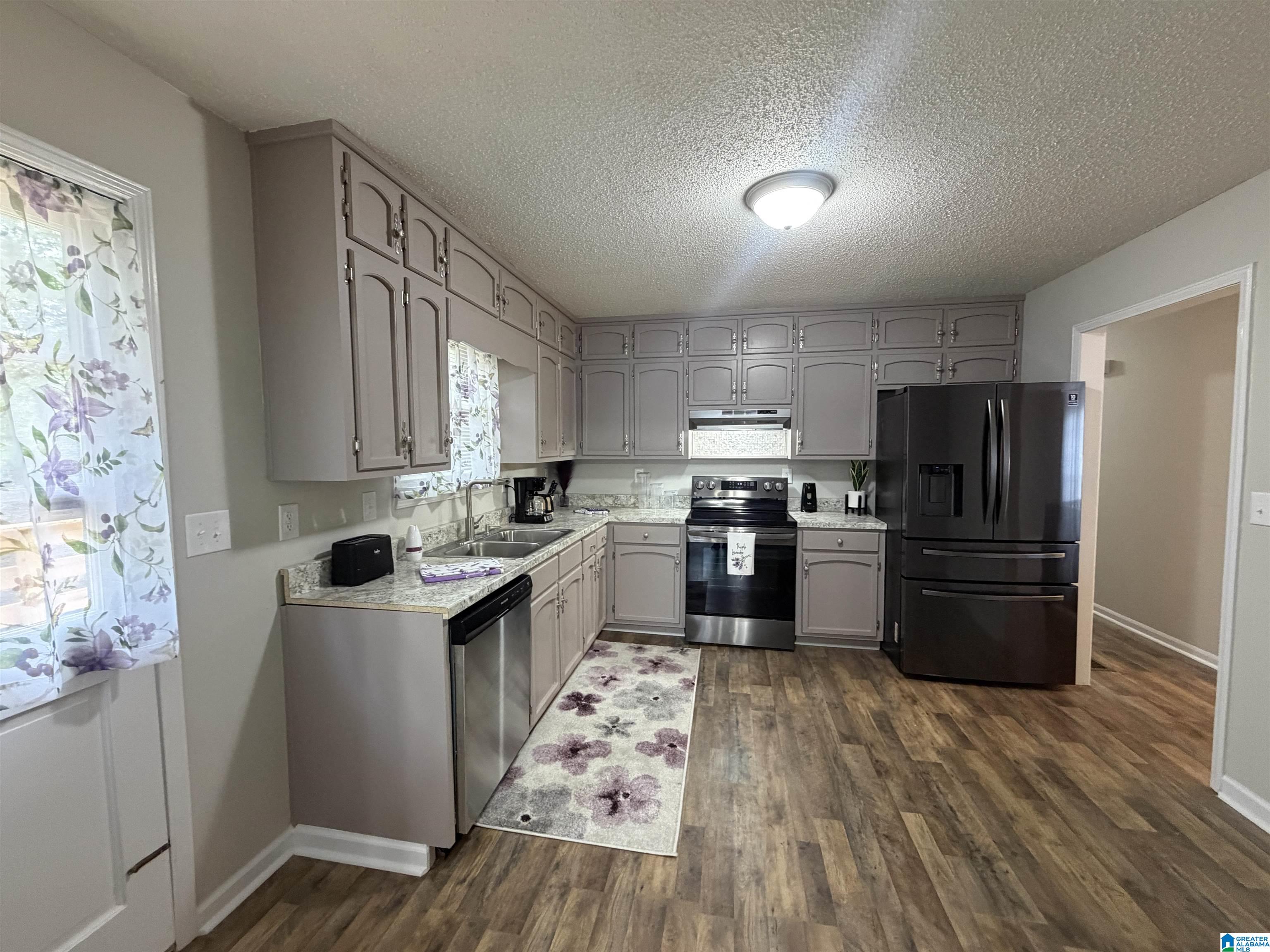 816 PINE FOREST CIRCLE