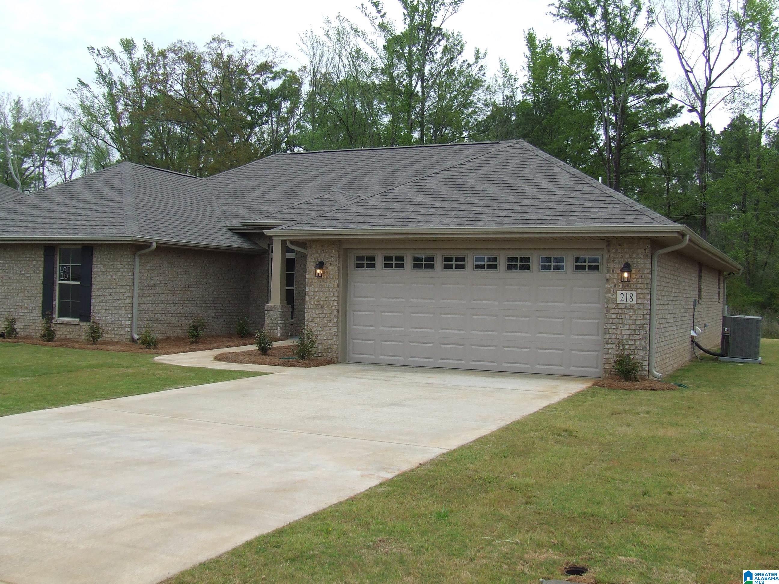 712 WHITE OAK WAY