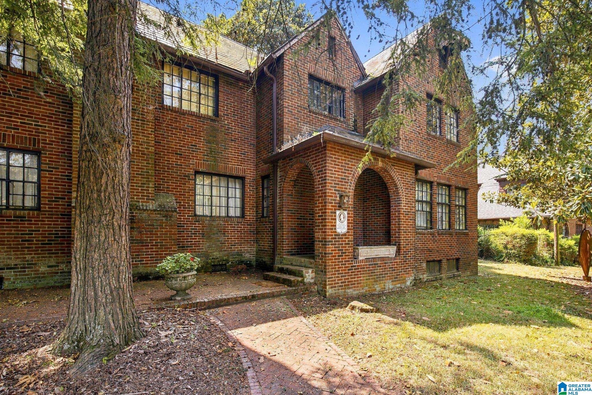 2837 BUSH BOULEVARD