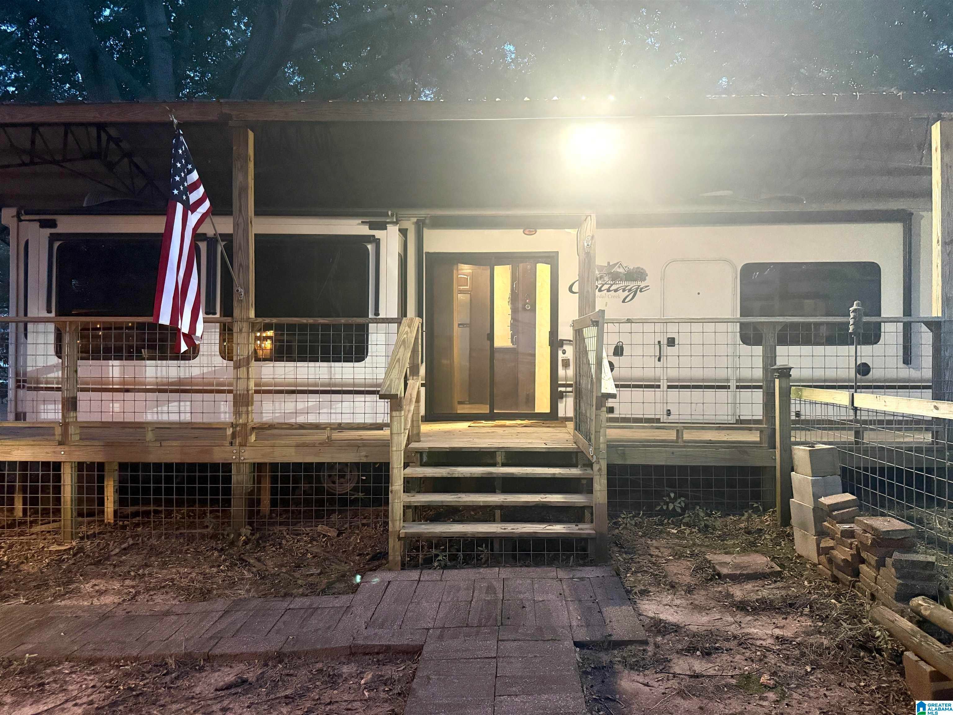 42 MOCKINGBIRD LANE