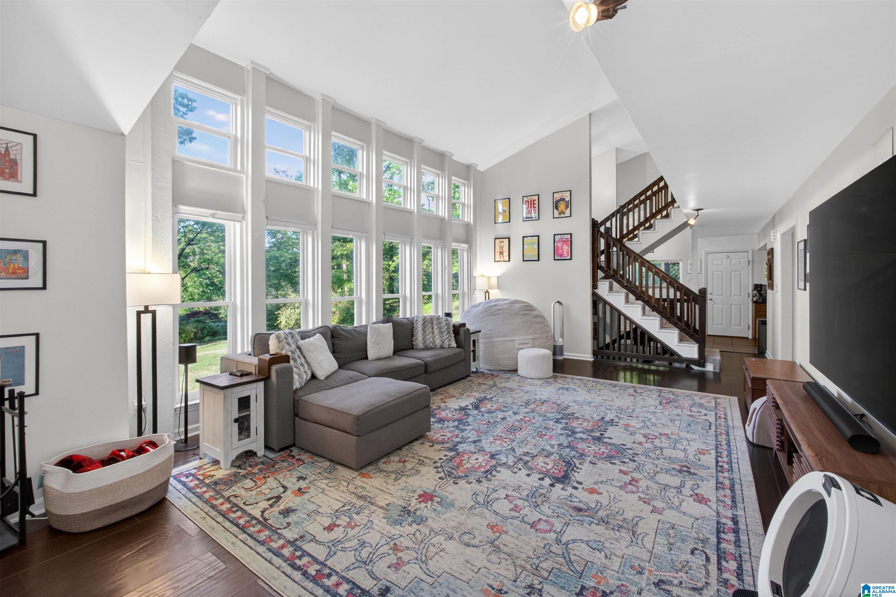 1743 OLD COLUMBIANA ROAD