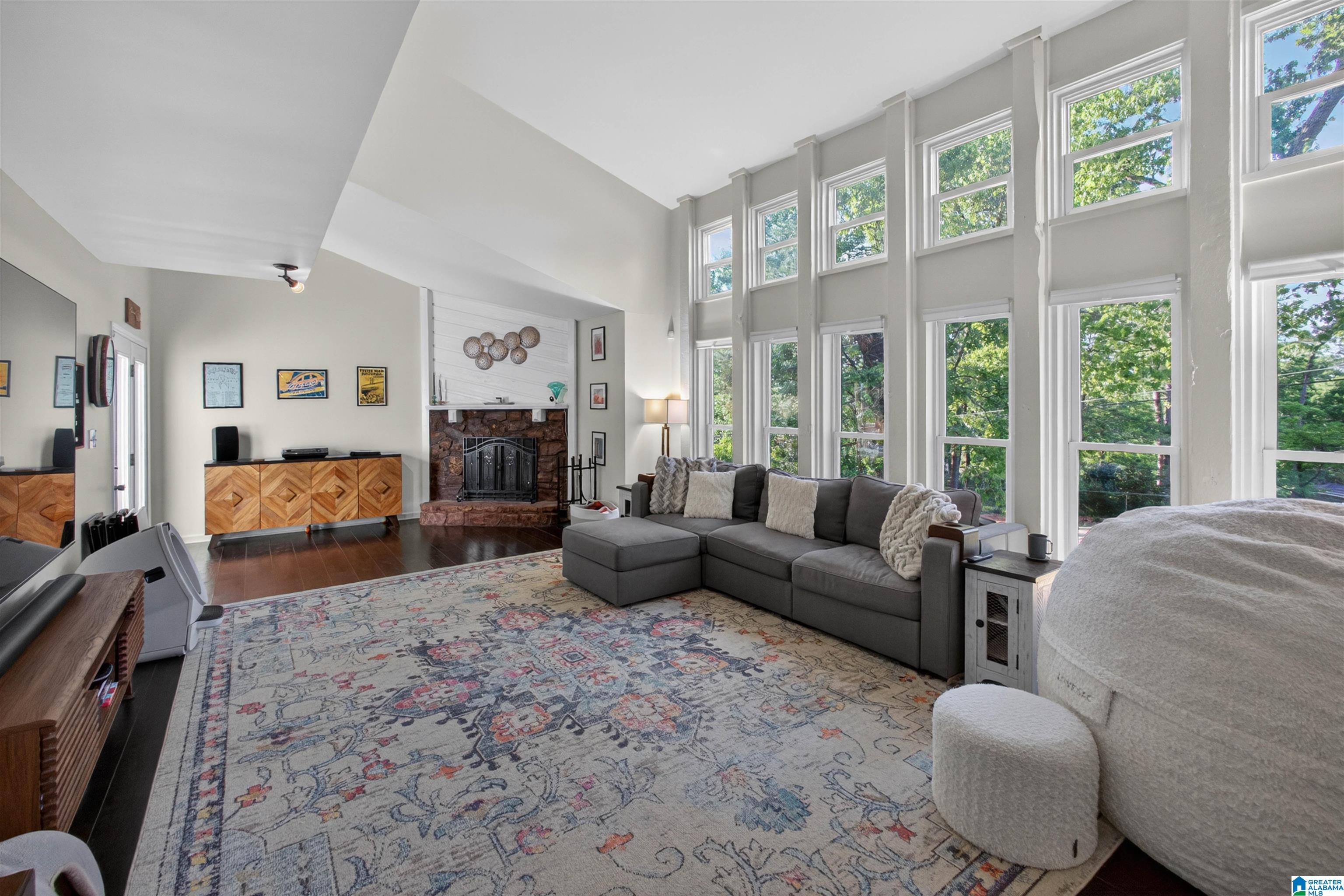 1743 OLD COLUMBIANA ROAD