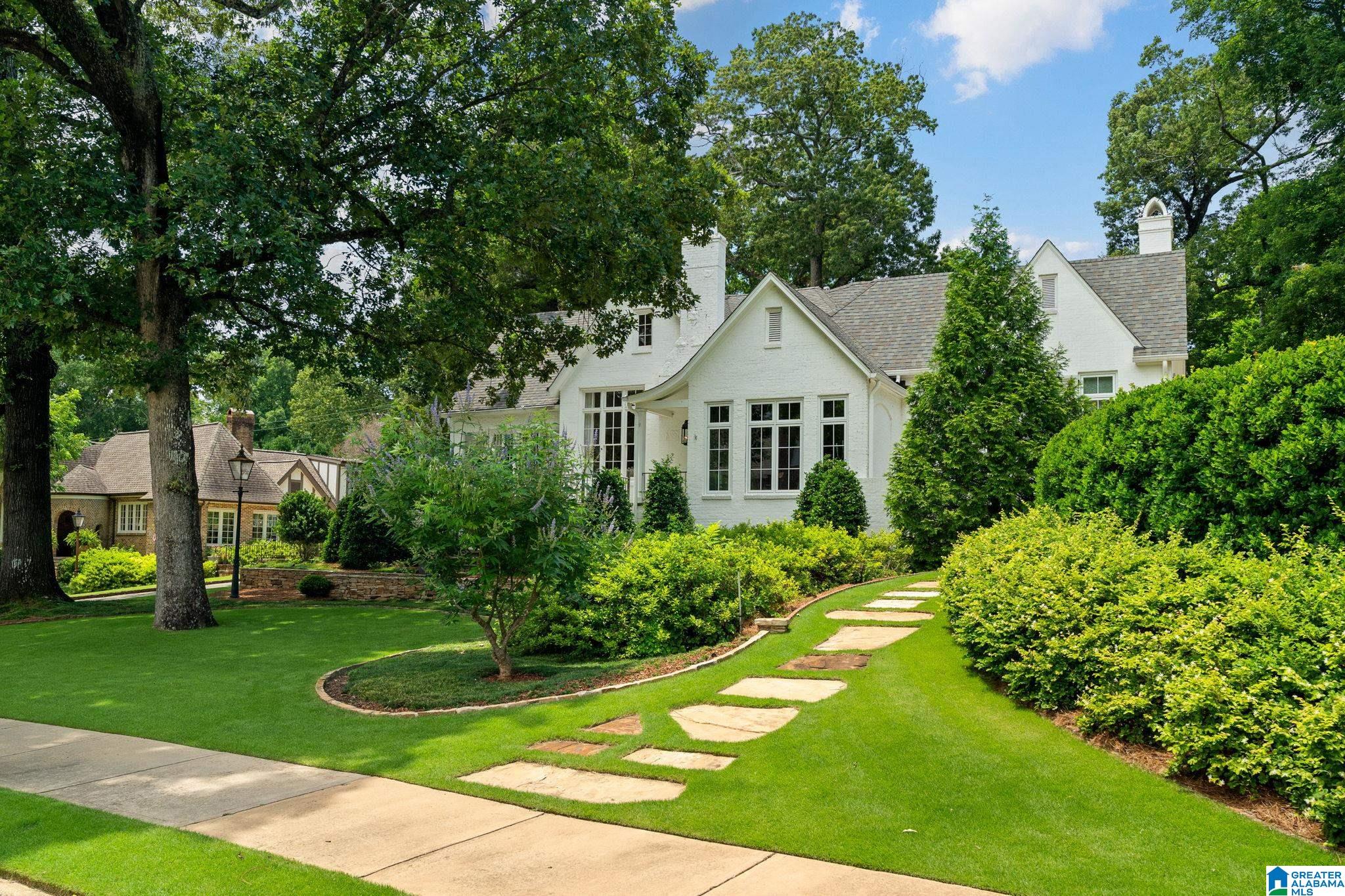 124 WINDSOR DRIVE