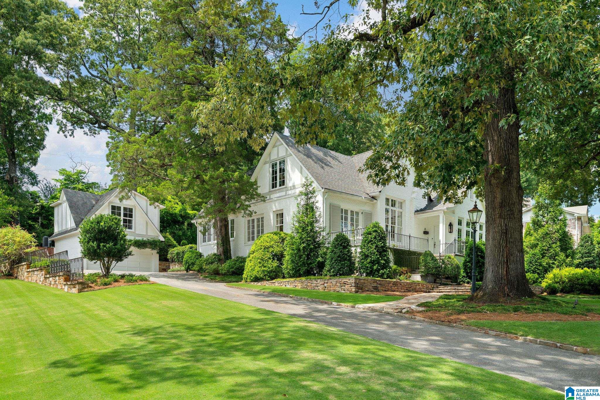 124 WINDSOR DRIVE