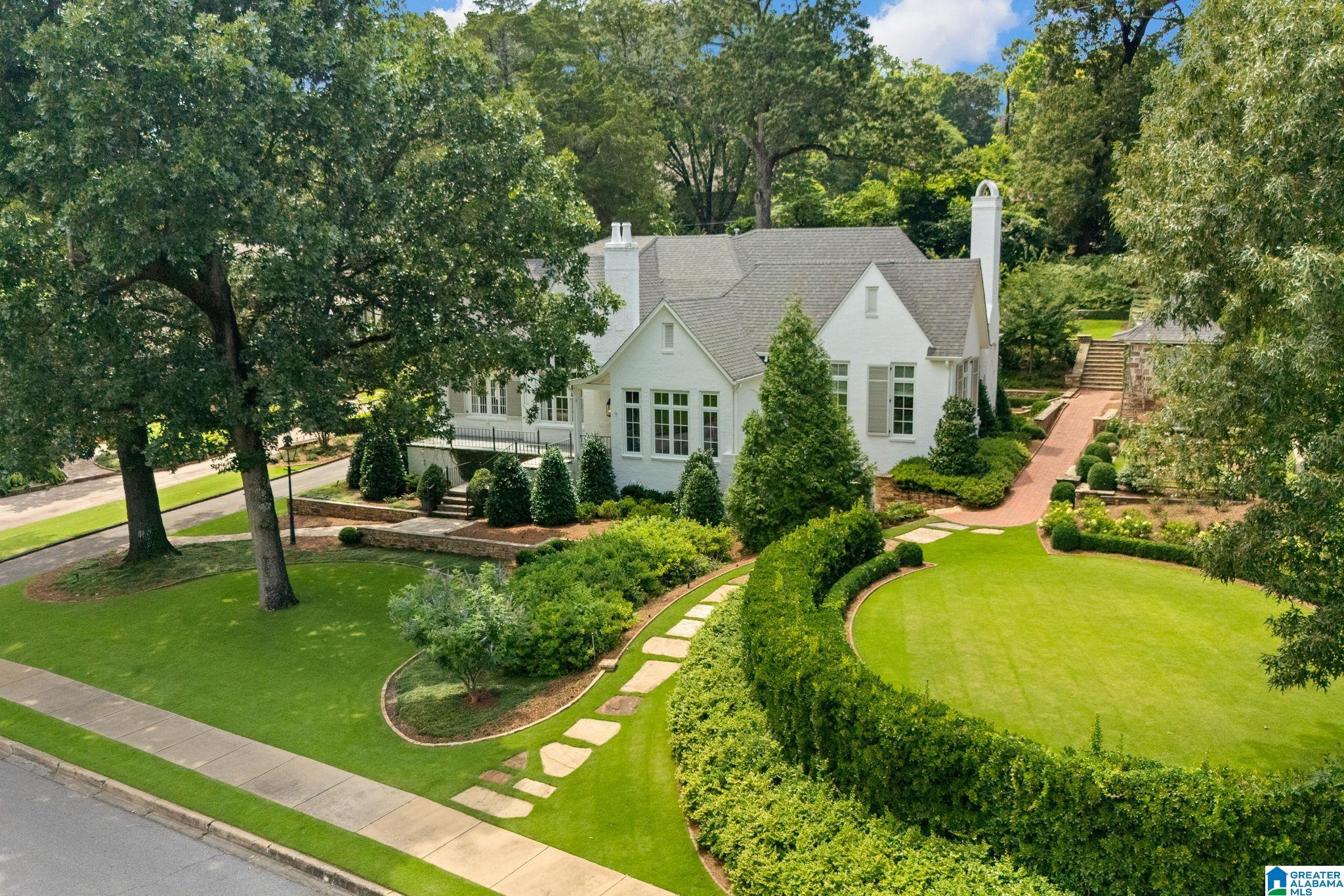 124 WINDSOR DRIVE