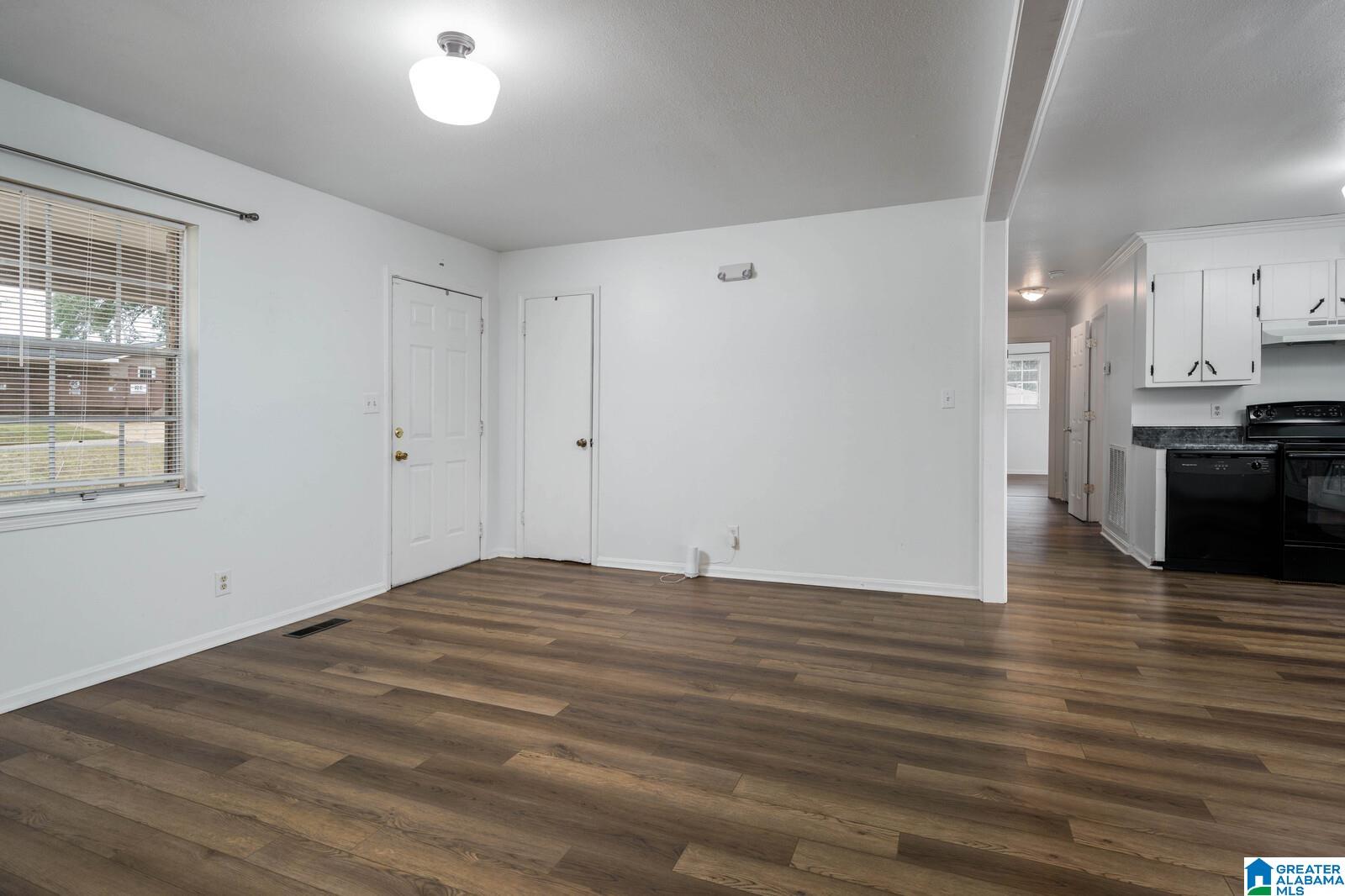 2105 CRESTWOOD AVENUE