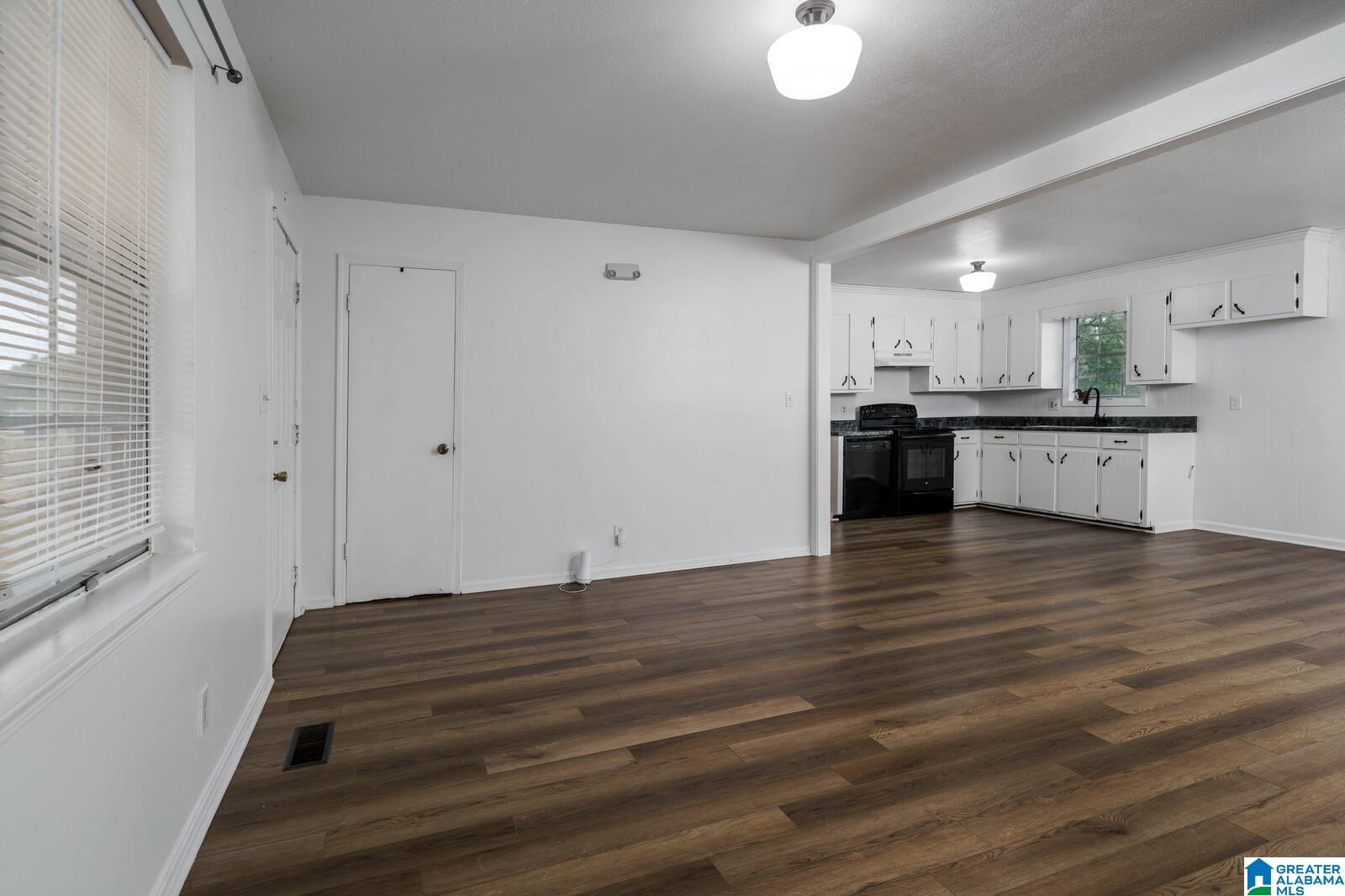 2105 CRESTWOOD AVENUE