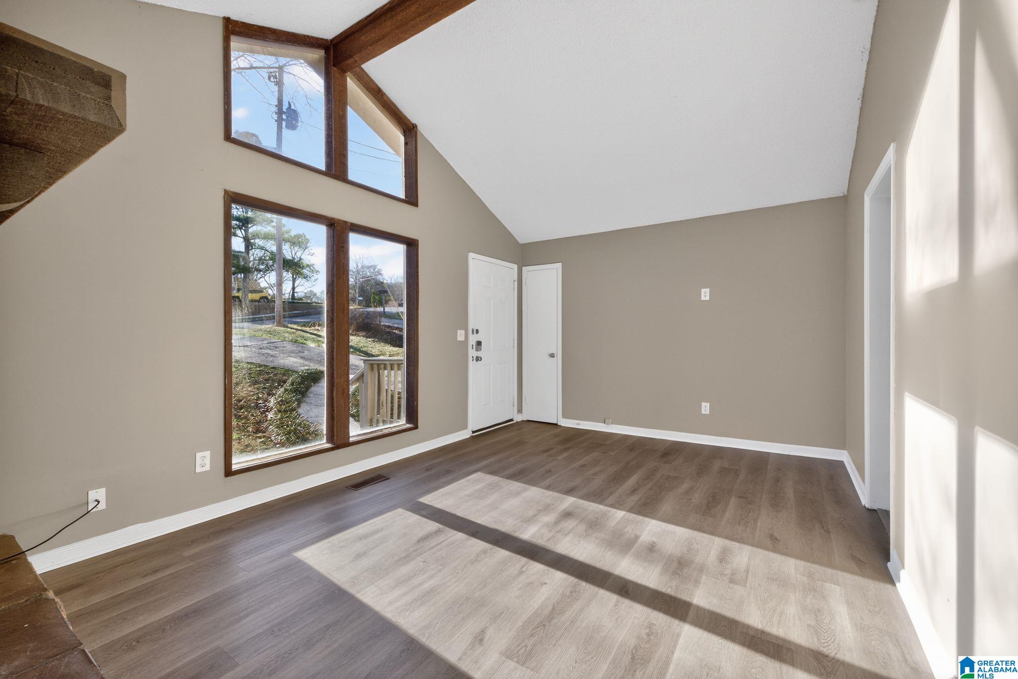 3031 APPLE VALLEY LANE