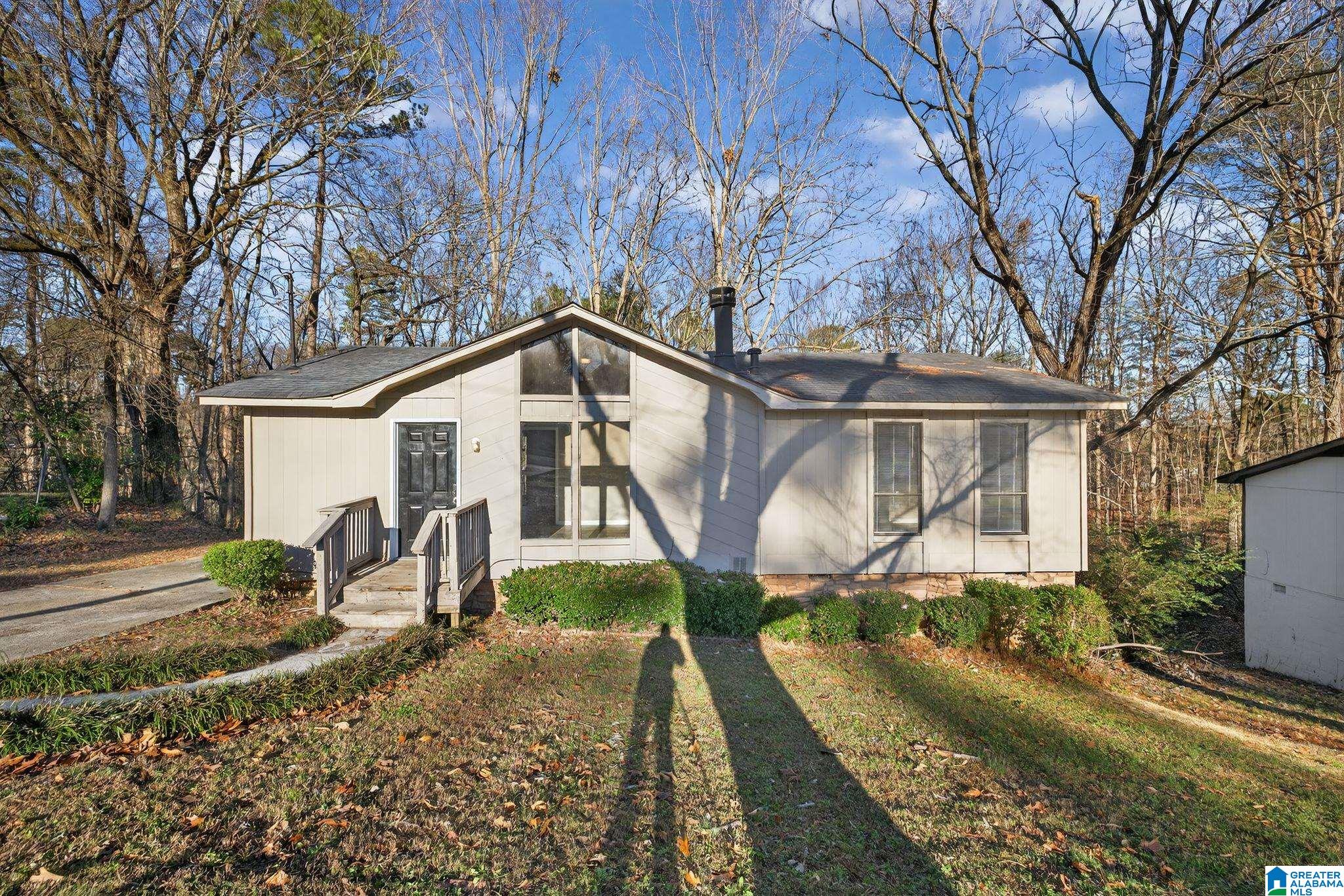 3031 APPLE VALLEY LANE