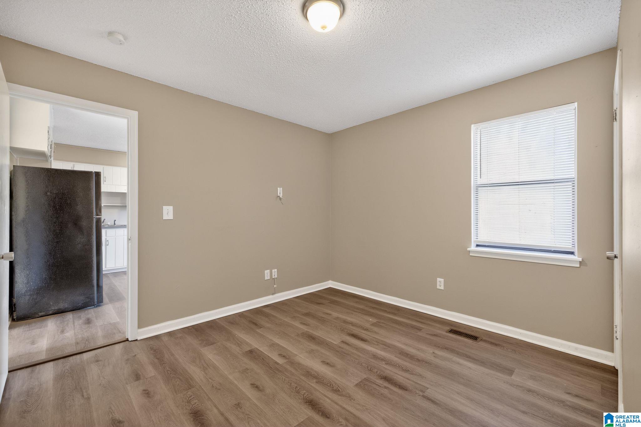 3031 APPLE VALLEY LANE