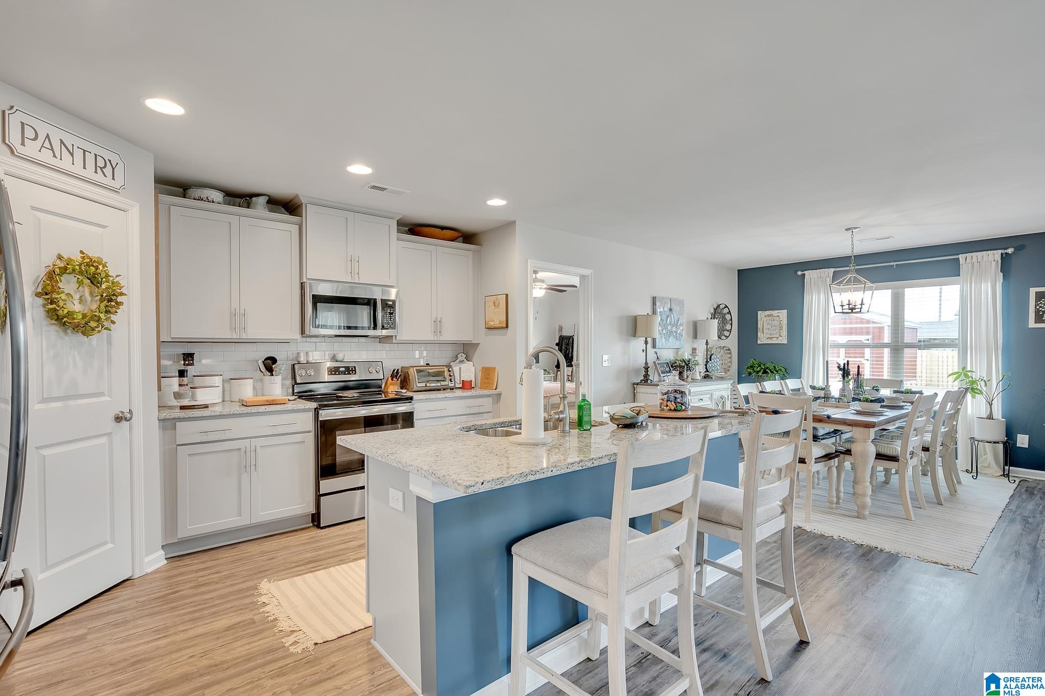 1107 COLONIAL DRIVE SW