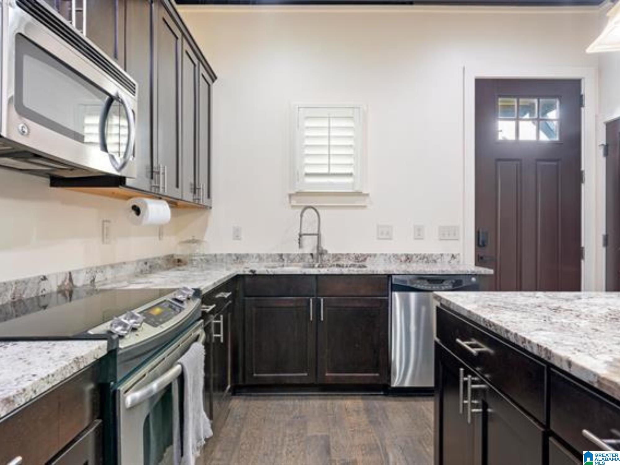 1208 BARRISTERS COURT