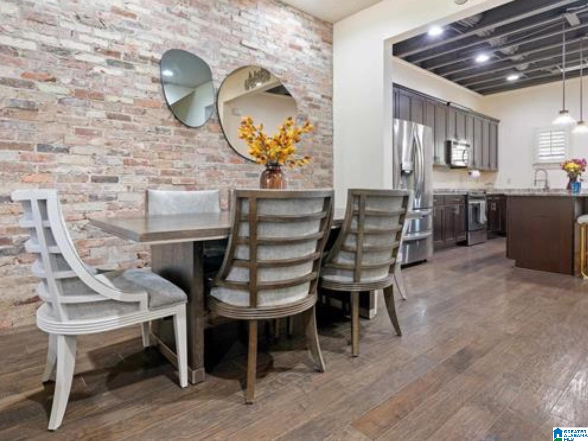 1208 BARRISTERS COURT