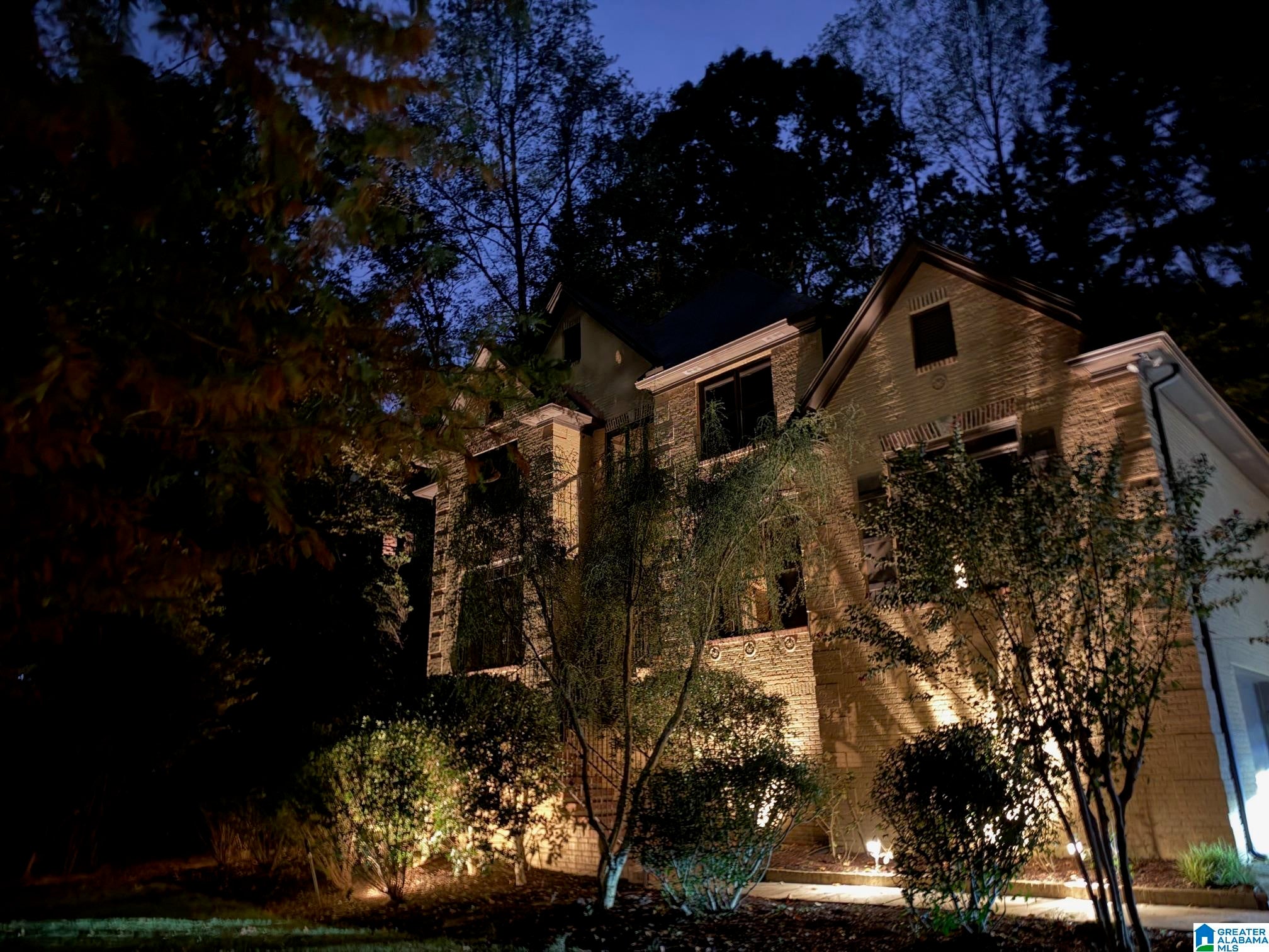 1207 LAKE FOREST CIRCLE