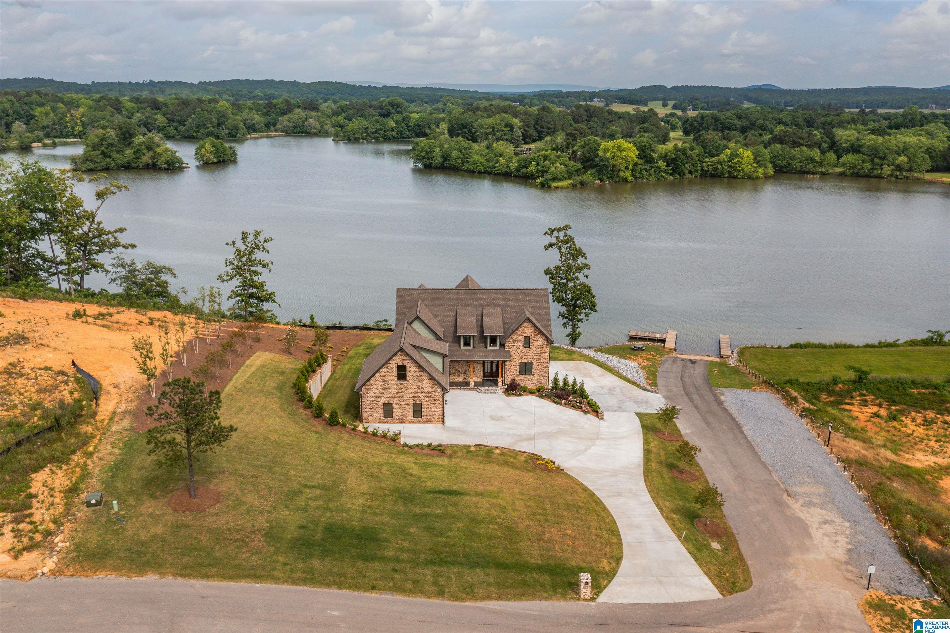 305 LAKE POINTE DRIVE