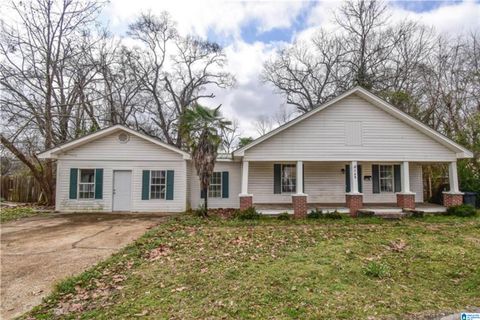 Photo of 709 3rd Way, FAYETTE, AL 35555 (MLS # 21448280)