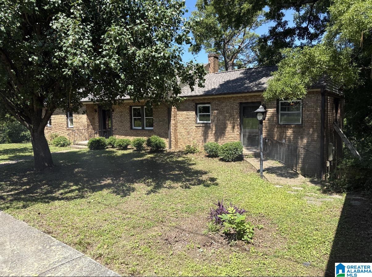 104 W HIGHLAND DRIVE