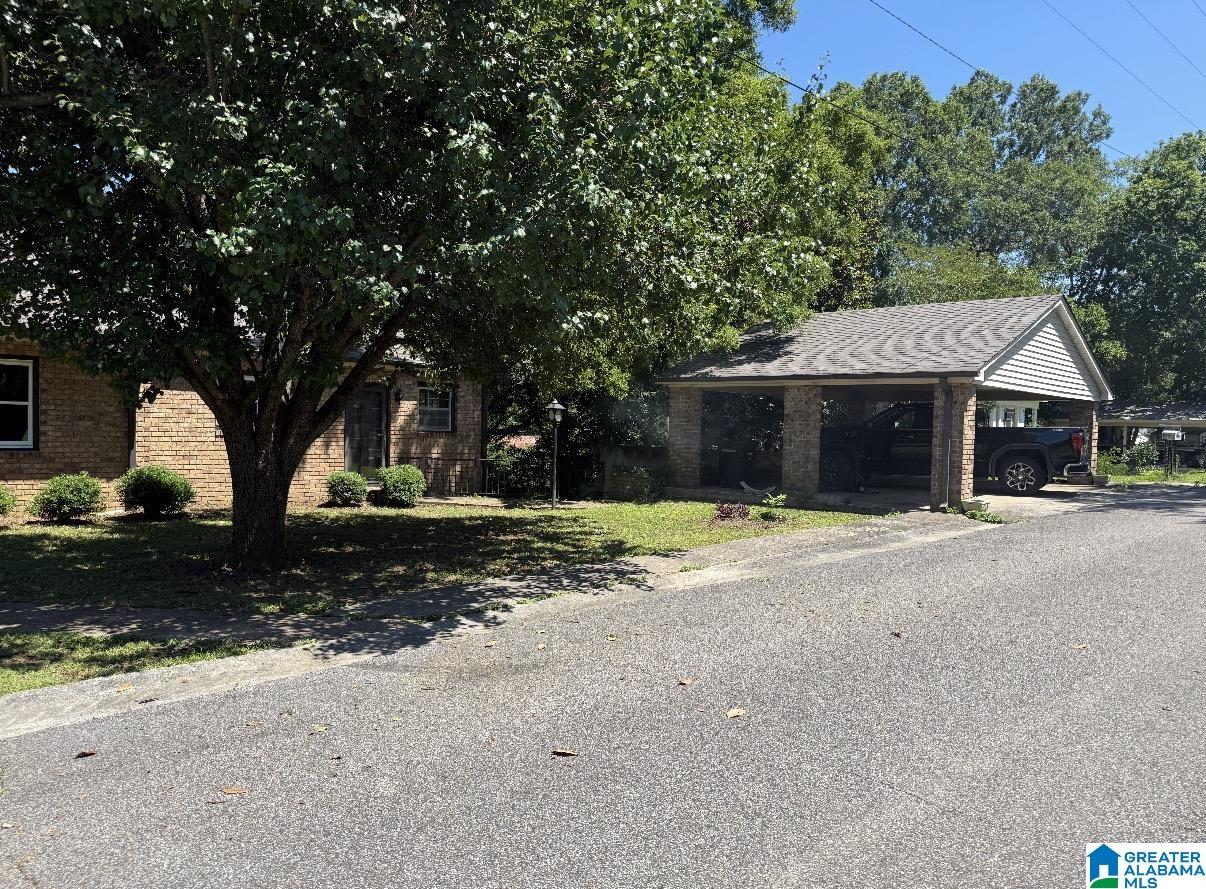 104 W HIGHLAND DRIVE