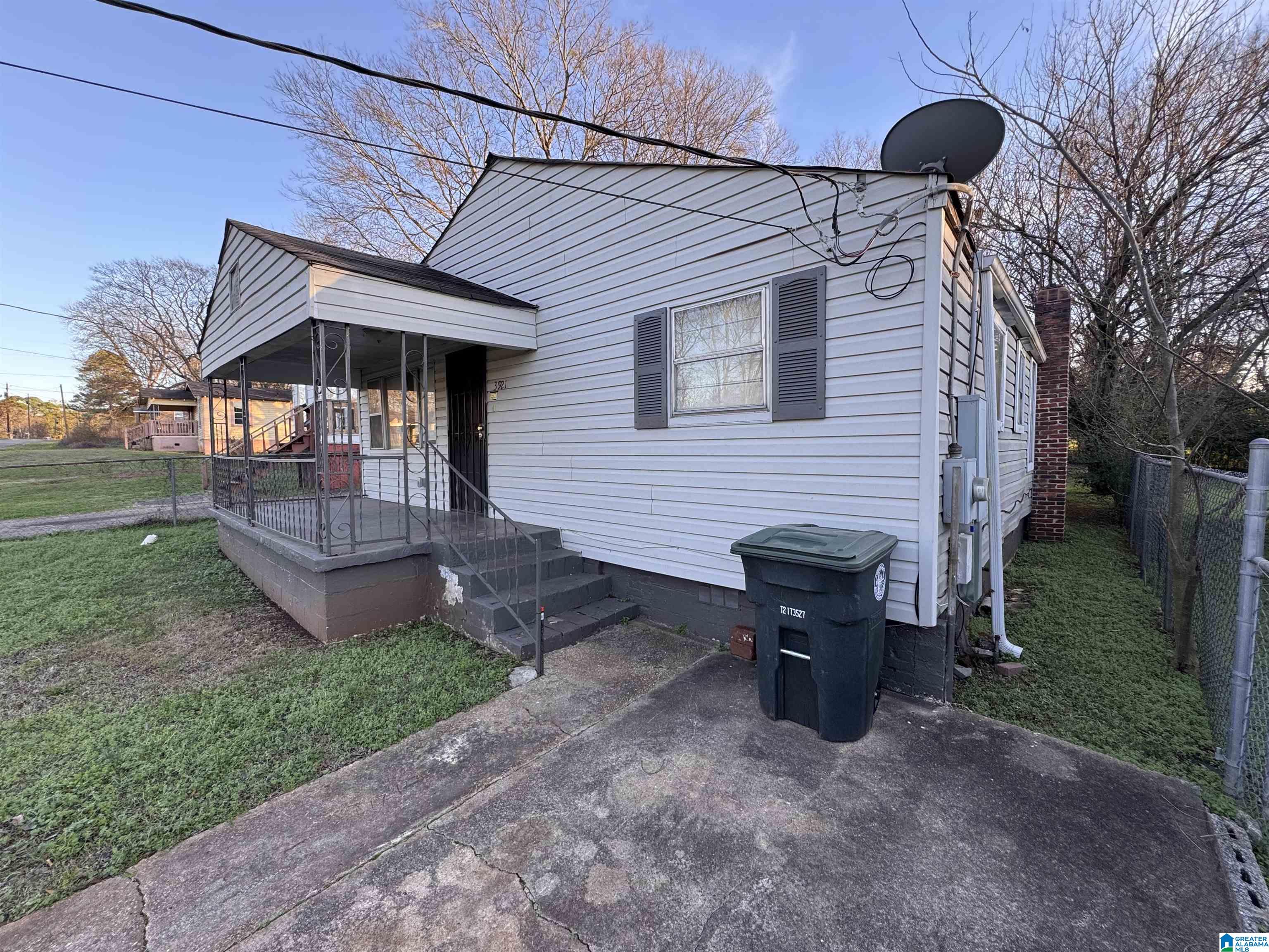 3921 VIOLA AVENUE SW