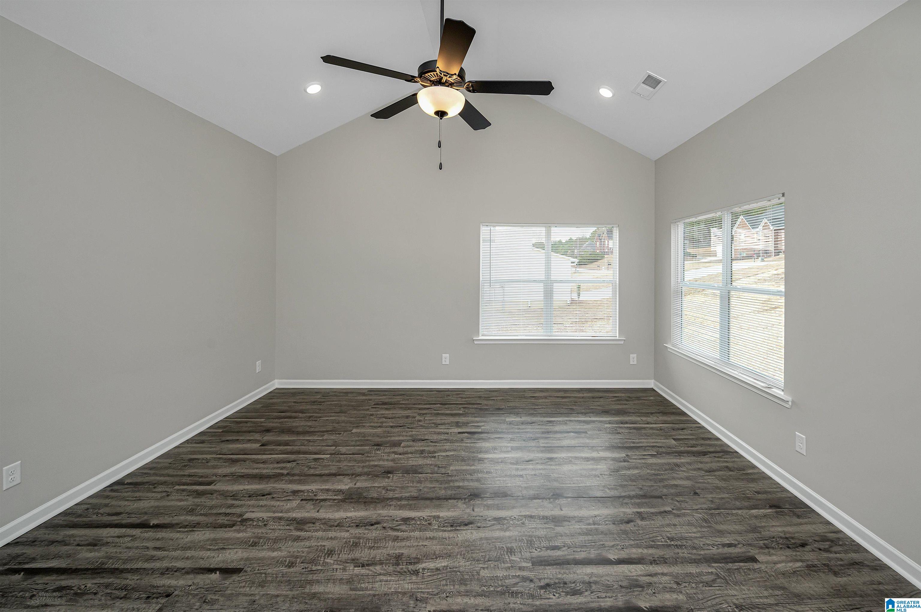 390 WOODLAND CIRCLE