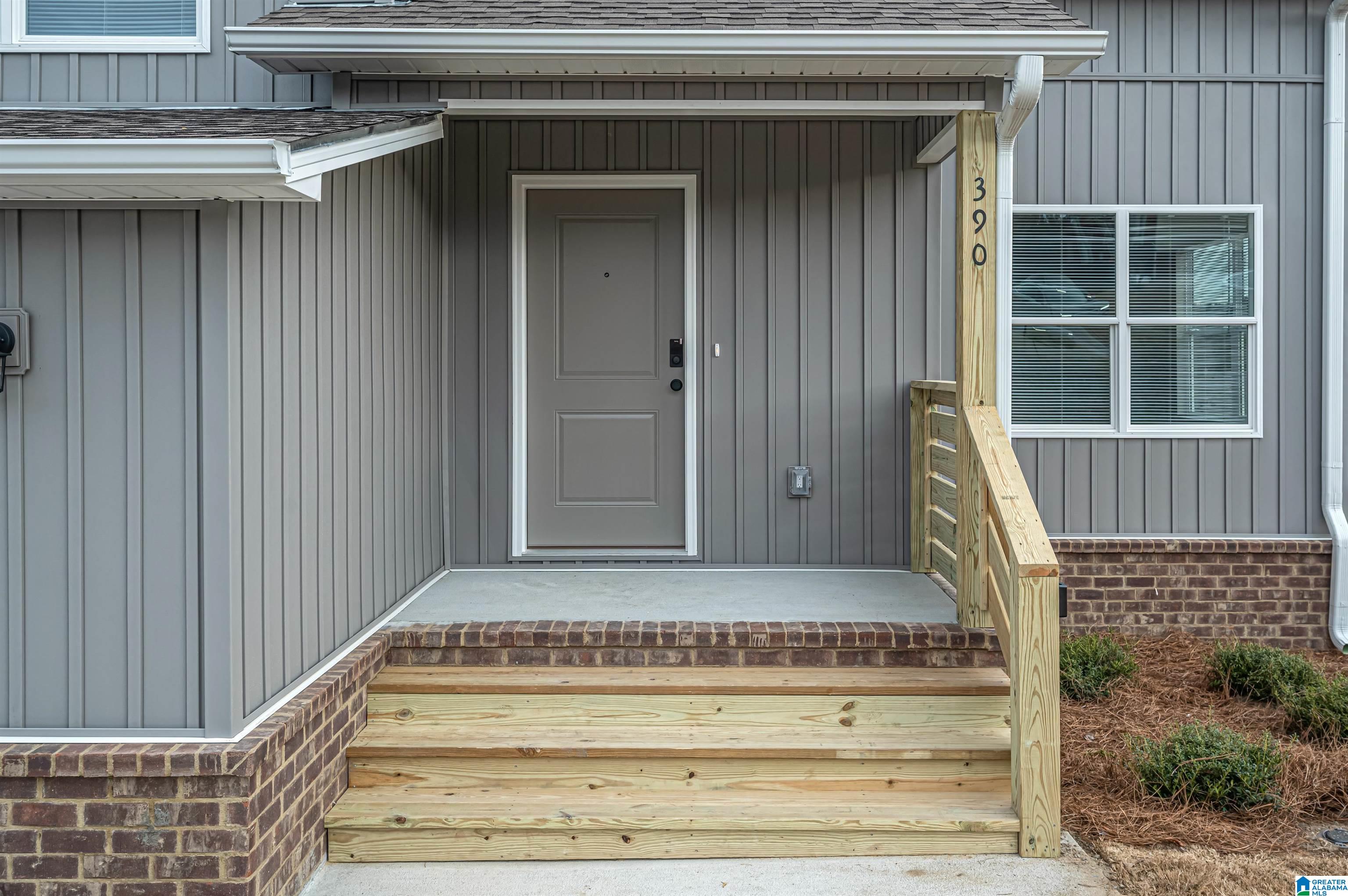 390 WOODLAND CIRCLE