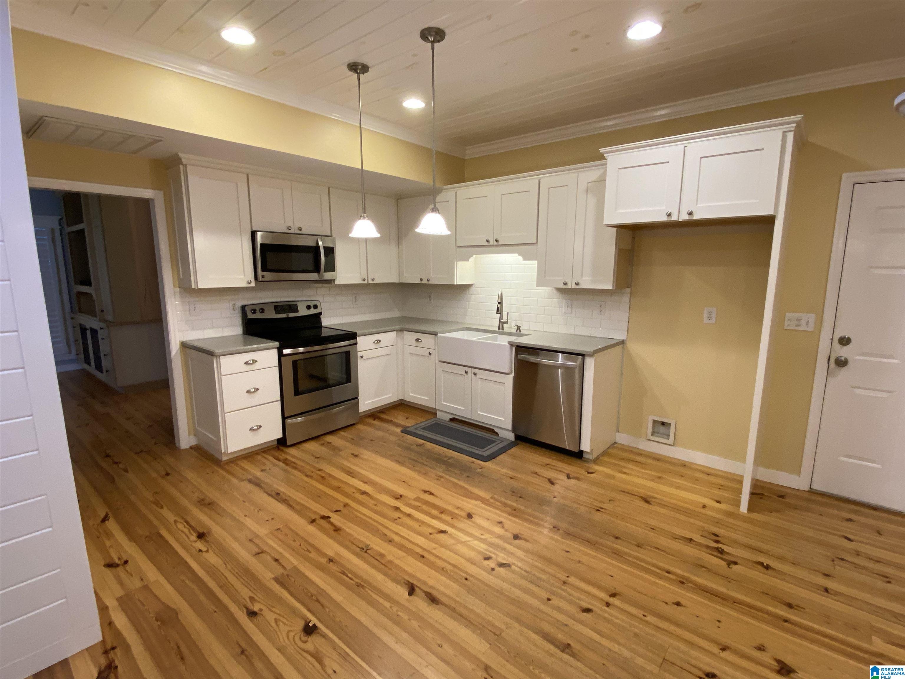 1117 AMBERLEY WOODS DRIVE