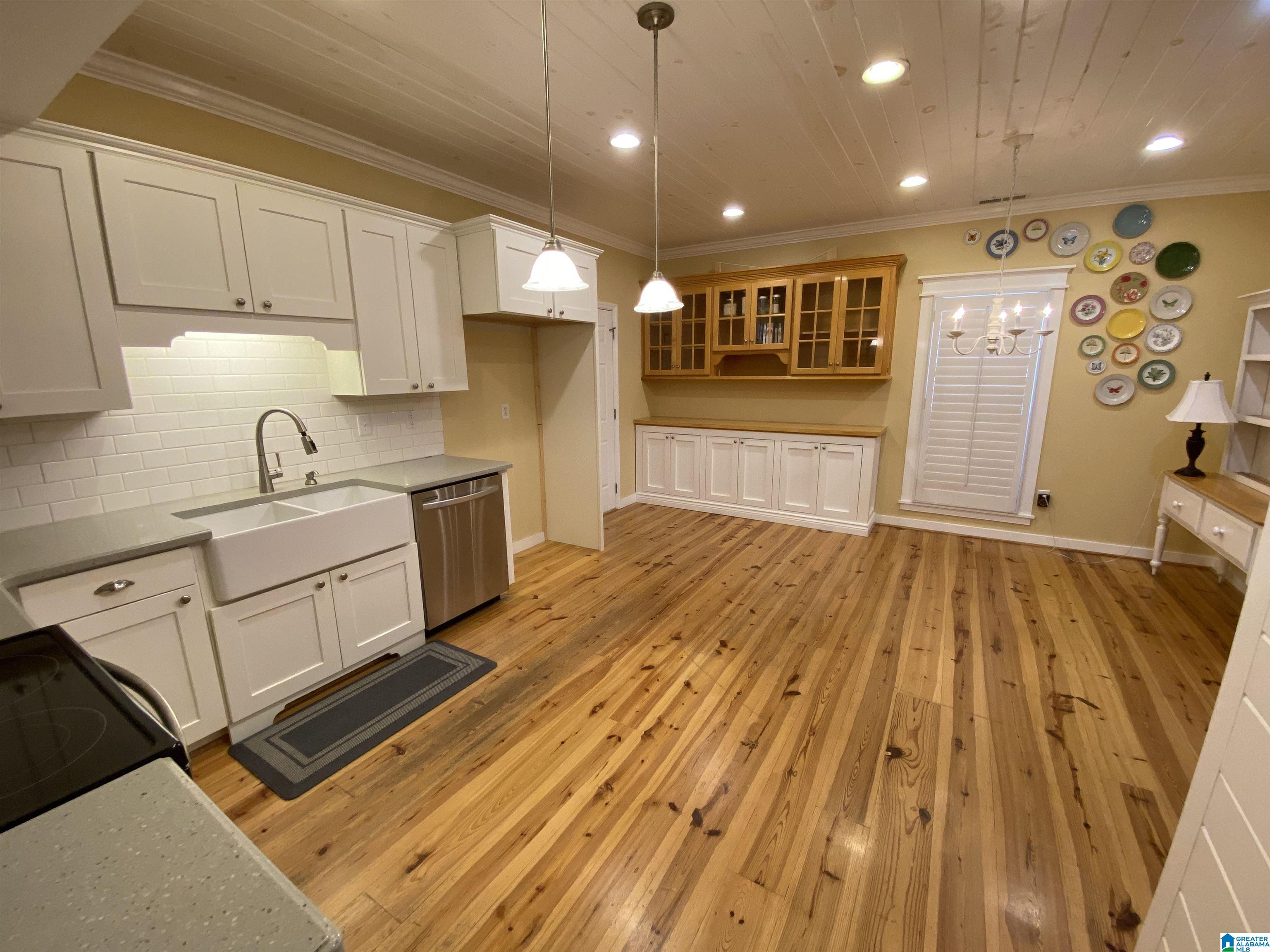 1117 AMBERLEY WOODS DRIVE