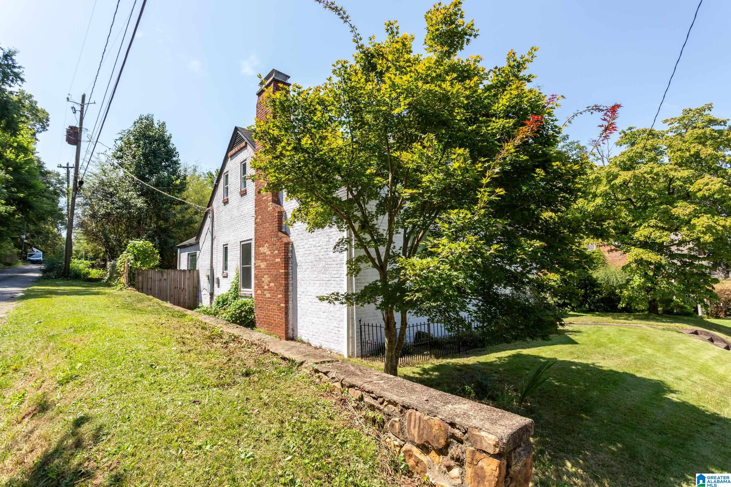 414 E 15TH STREET