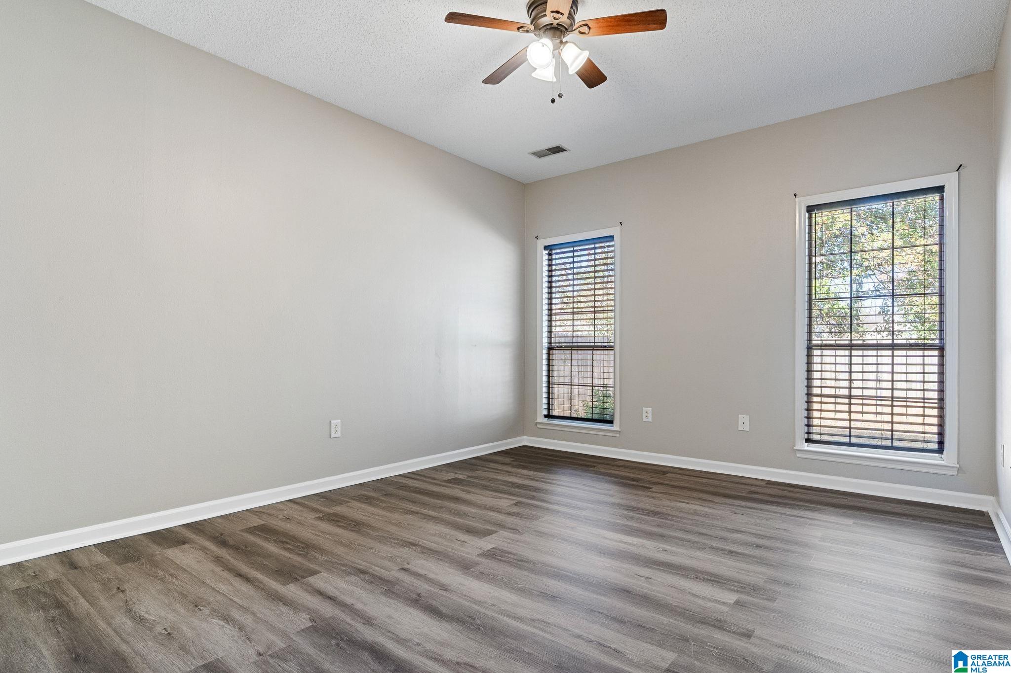 1909 AMBERLEY WOODS TRAIL