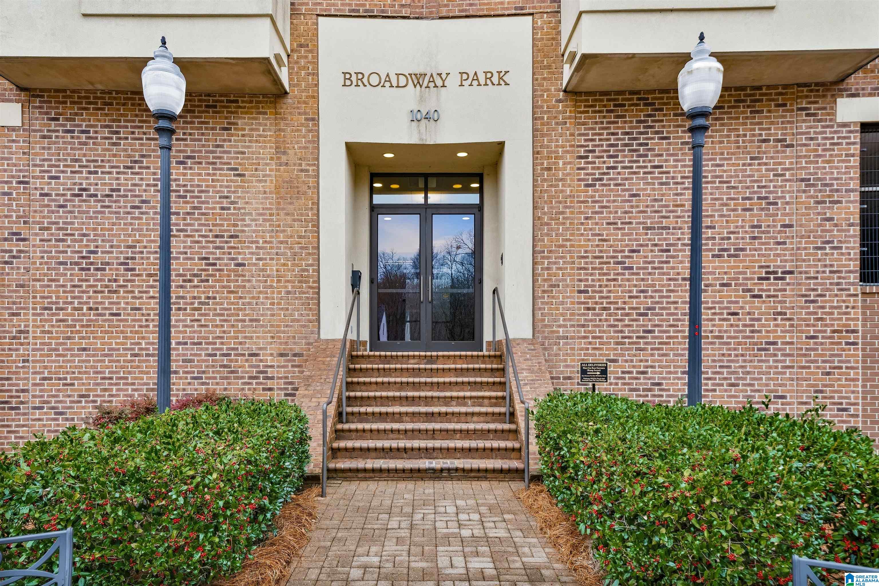 1040 BROADWAY PARK 305