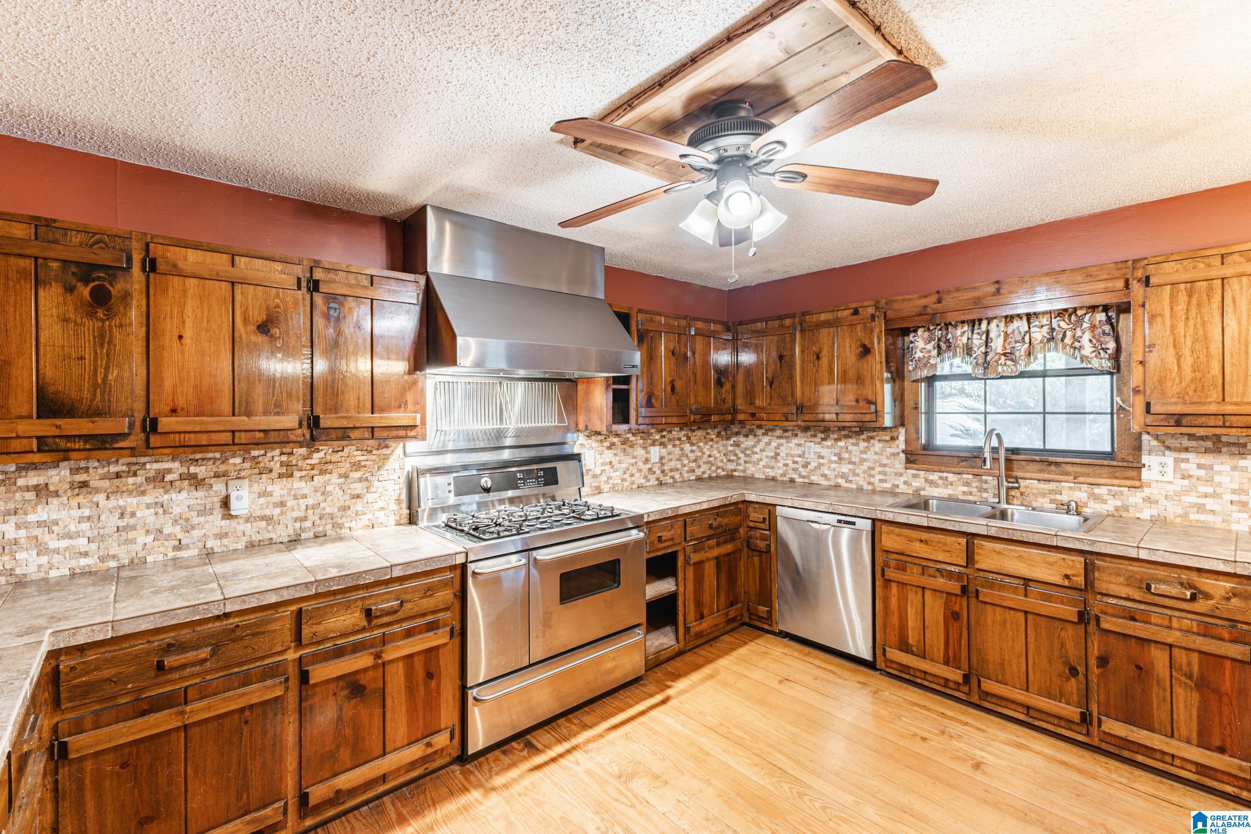 7046 WOLF CREEK ROAD