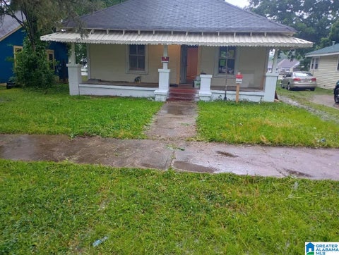 Photo of 1614 Gurnee Avenue, ANNISTON, AL 36201 (MLS # 21465592)
