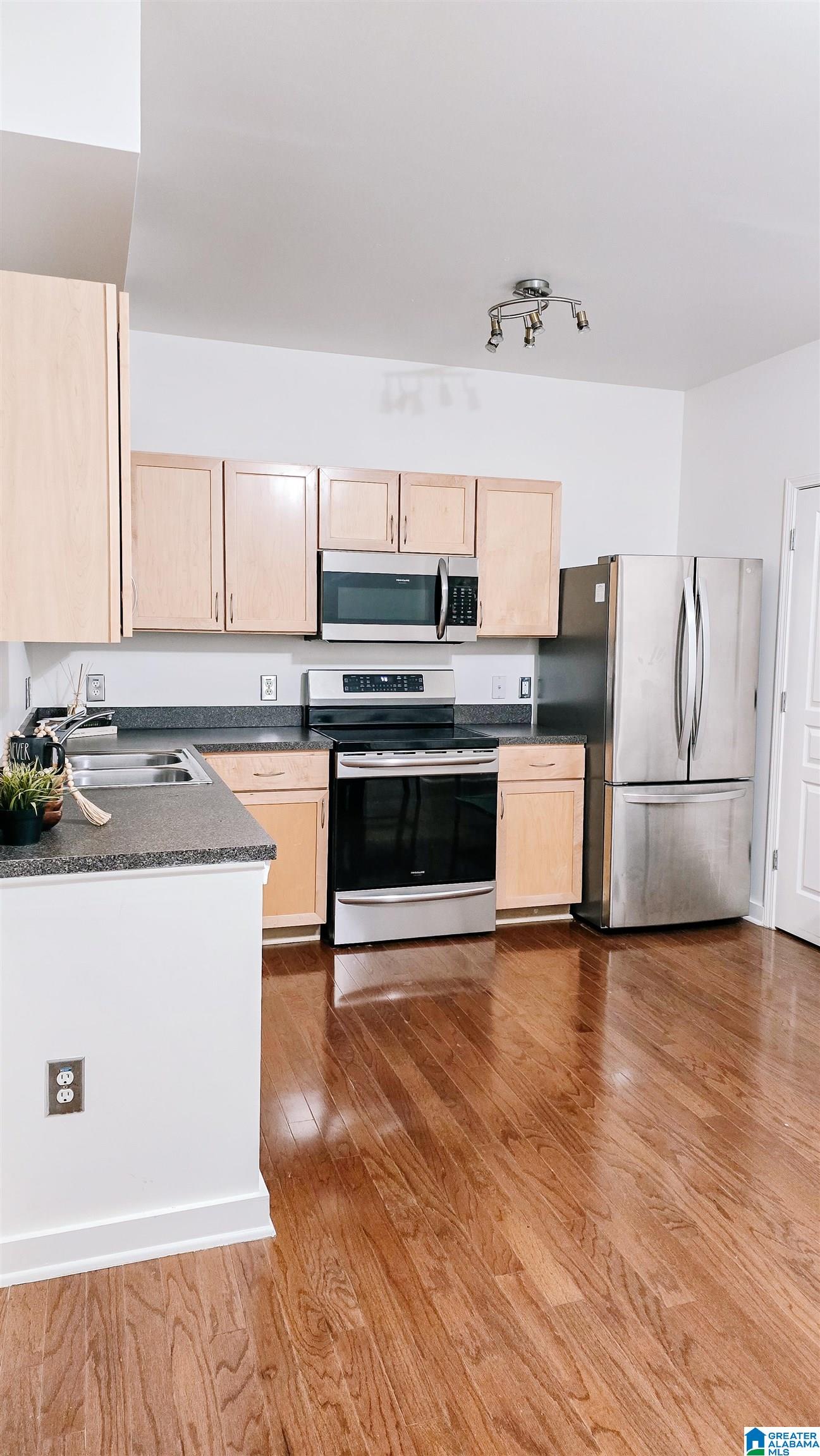 401 20TH STREET S 208