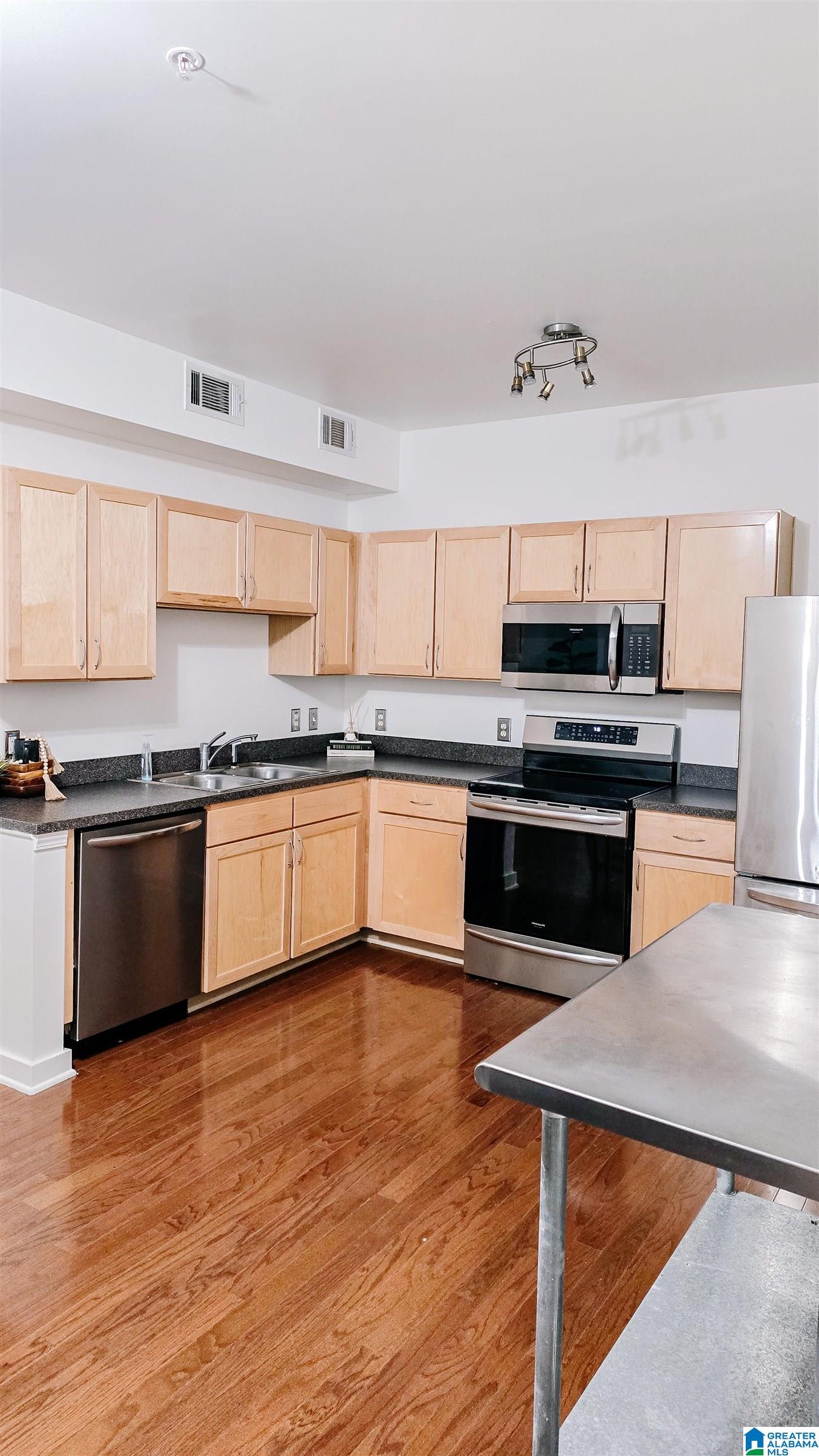 401 20TH STREET S 208