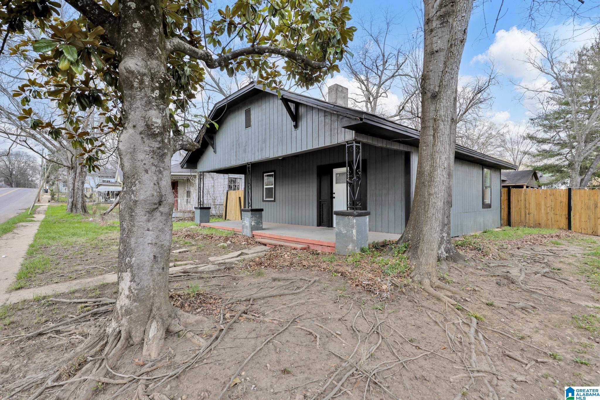 527 LEXINGTON STREET