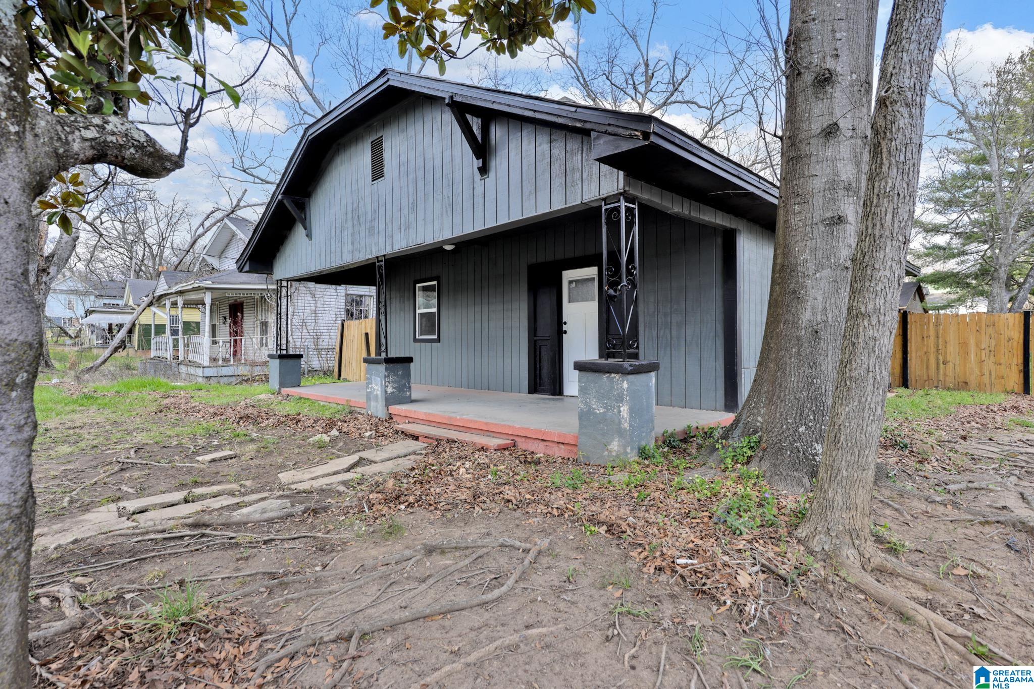 527 LEXINGTON STREET