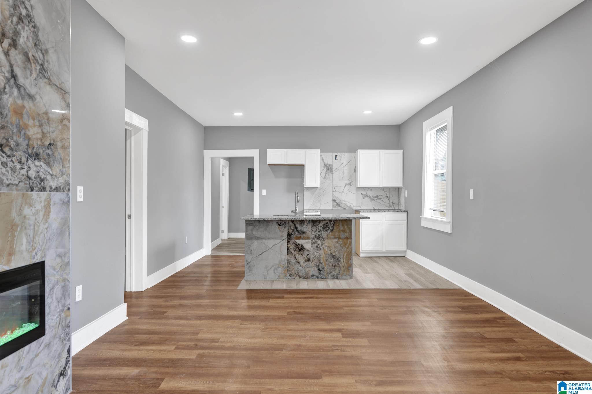 527 LEXINGTON STREET