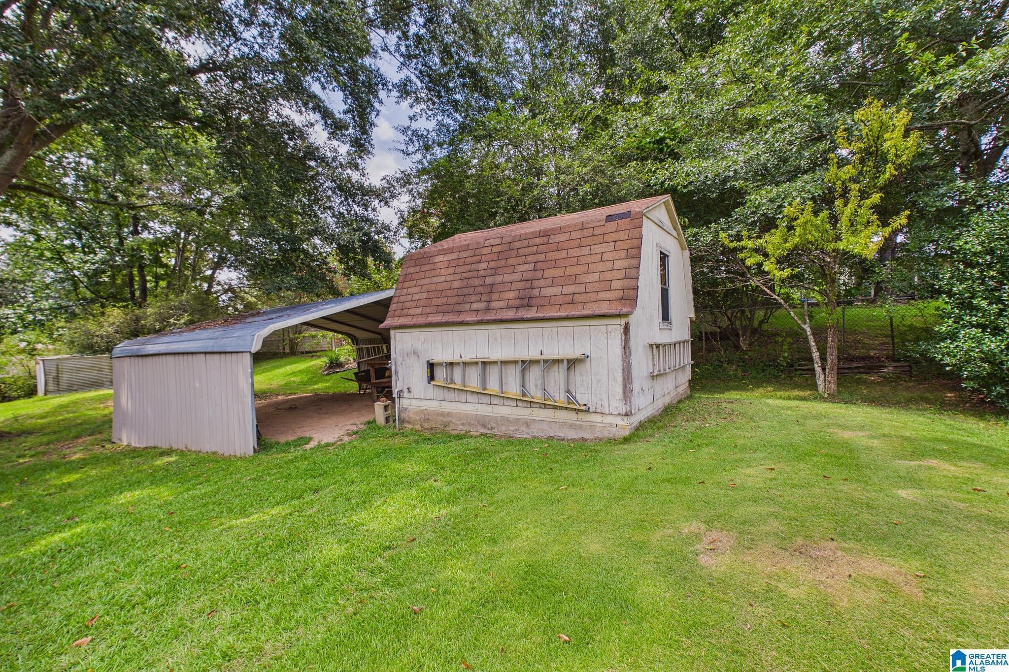 924 CRESTVIEW LANE