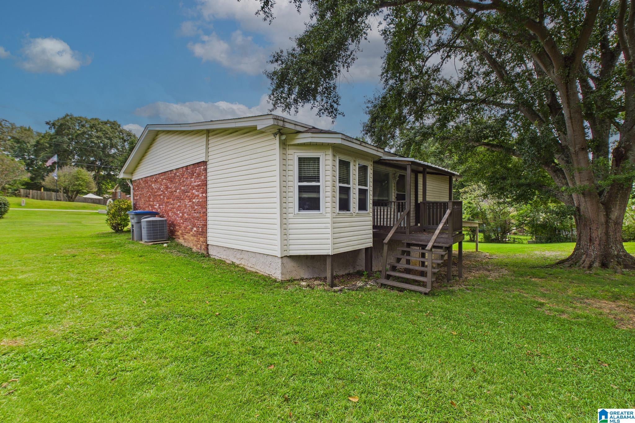 924 CRESTVIEW LANE