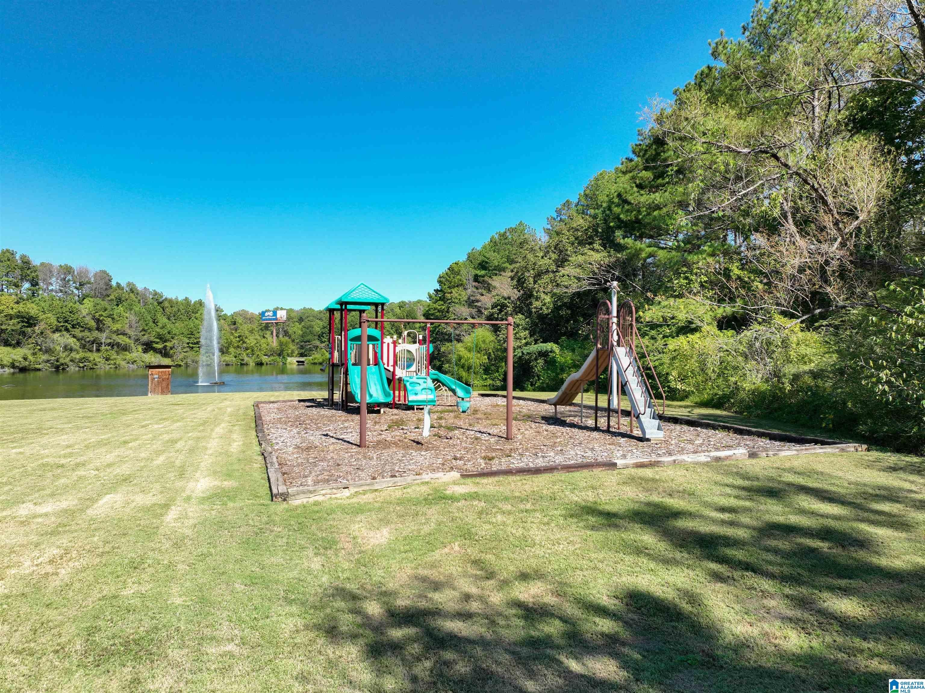1009 LAKE SHORE CIRCLE