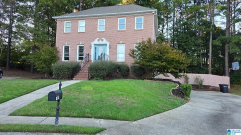 1009 LAKE SHORE CIRCLE HOOVER AL 35244