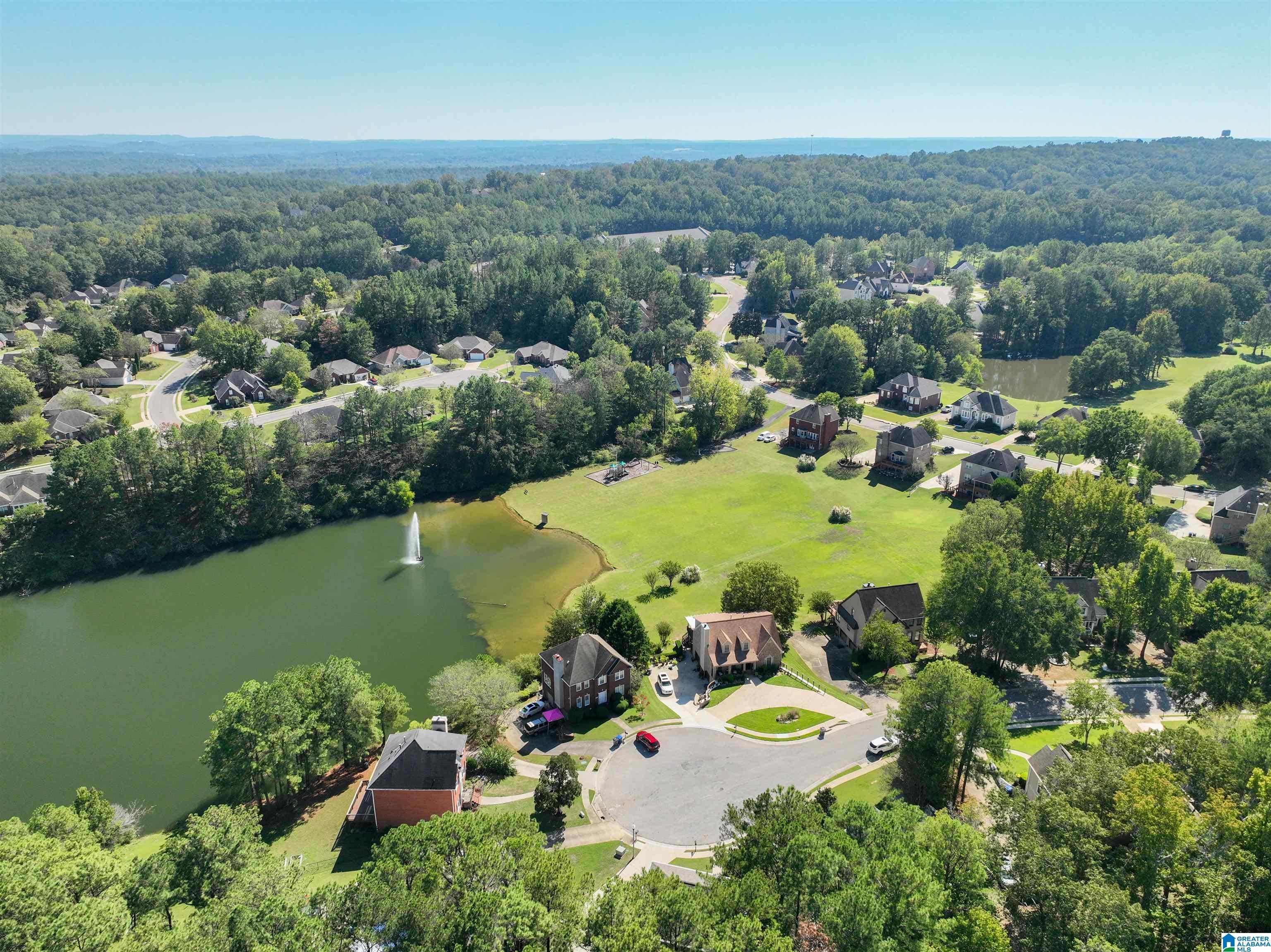 1009 LAKE SHORE CIRCLE