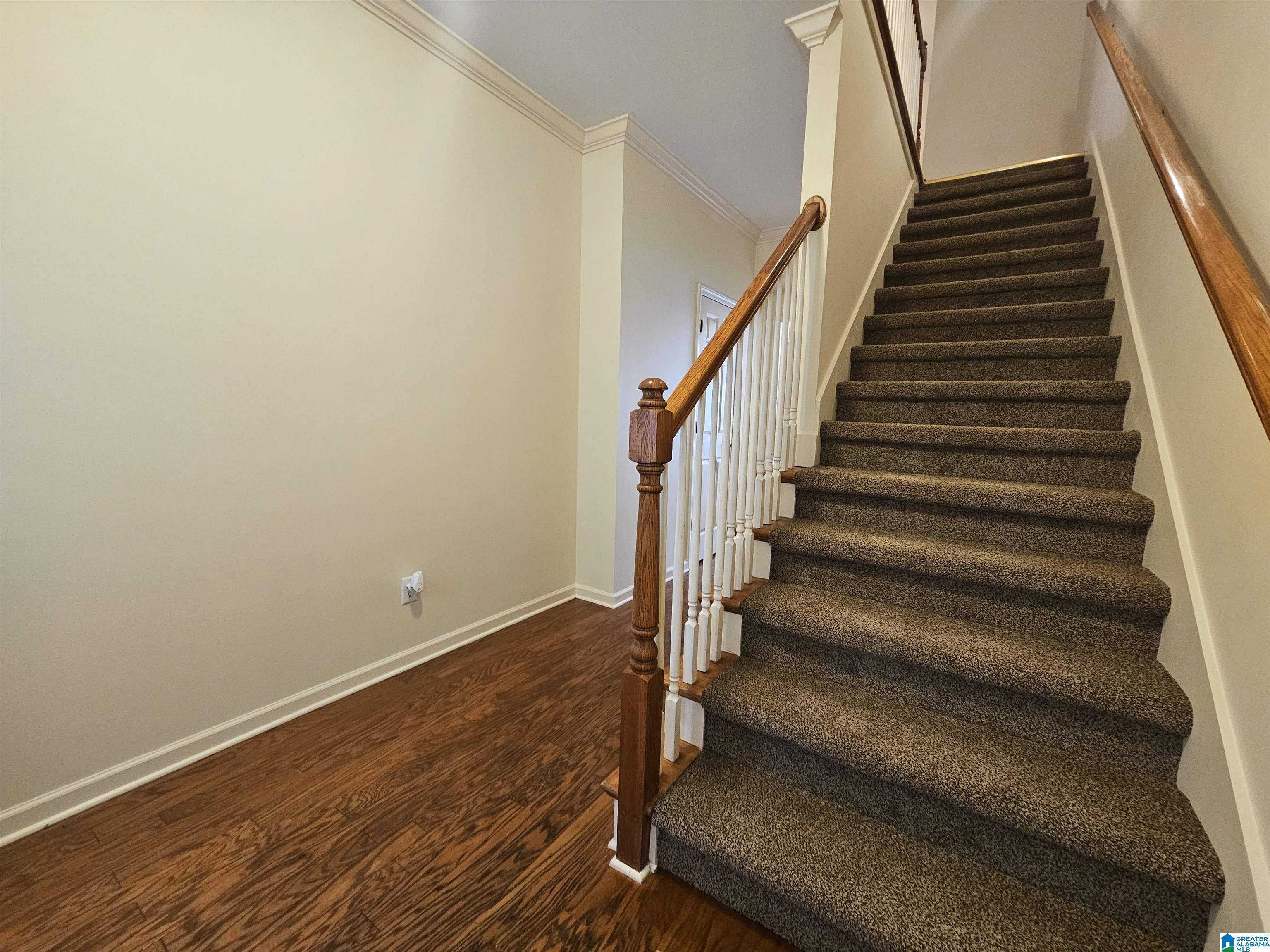 2056 QUEENS COURT
