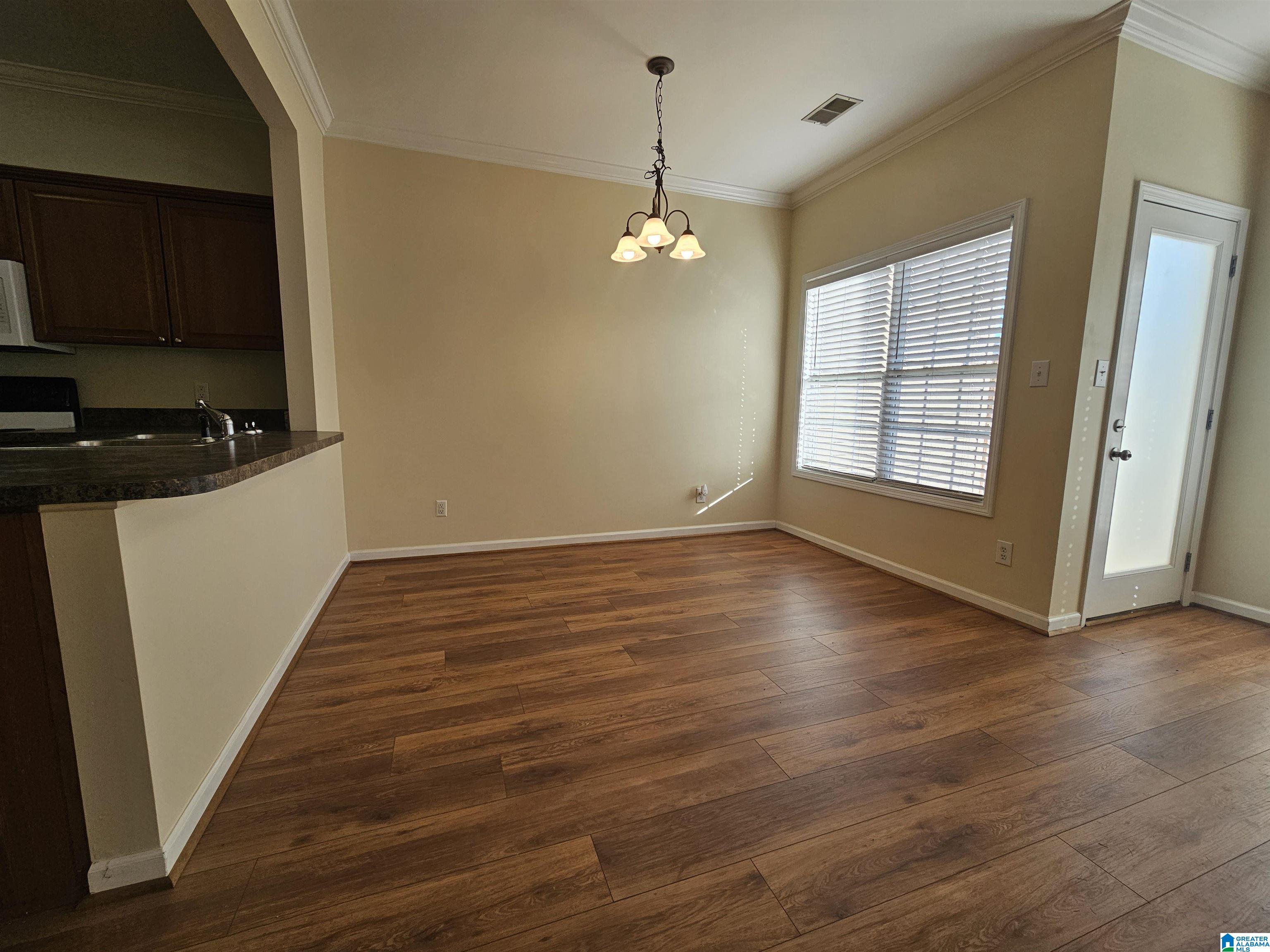 2056 QUEENS COURT