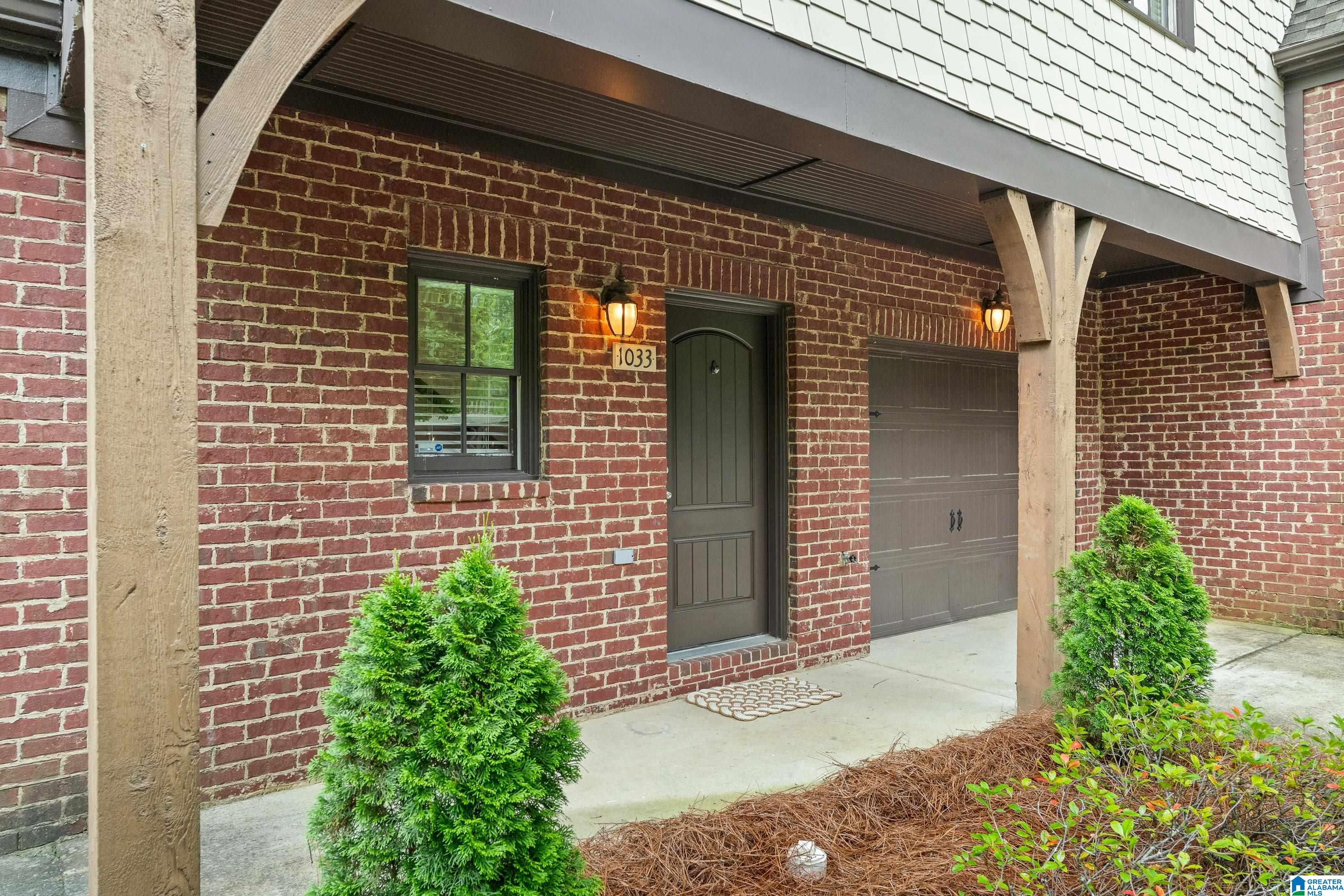 1033 INVERNESS COVE WAY