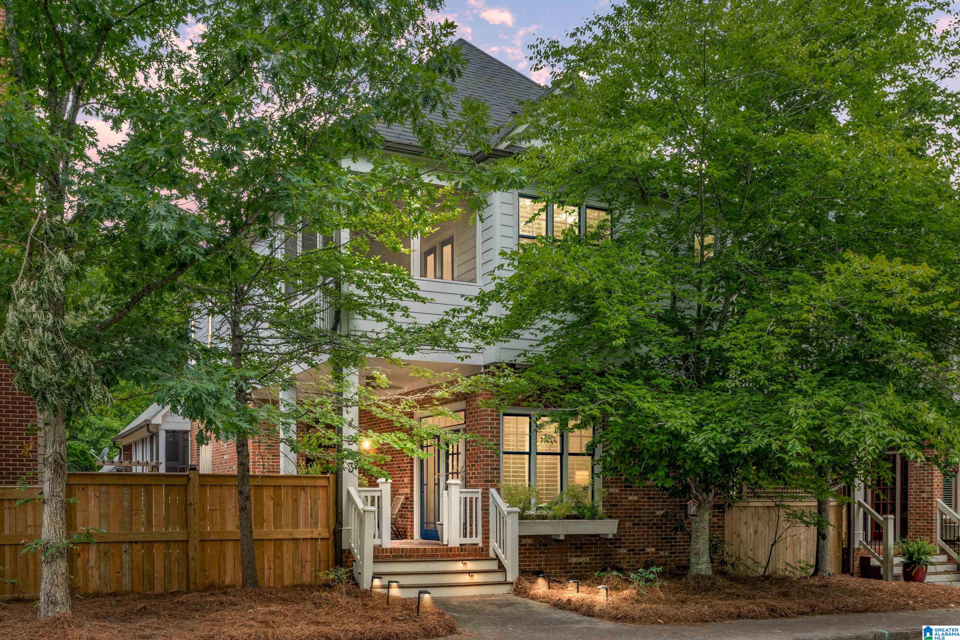 203 HAWTHORN STREET
