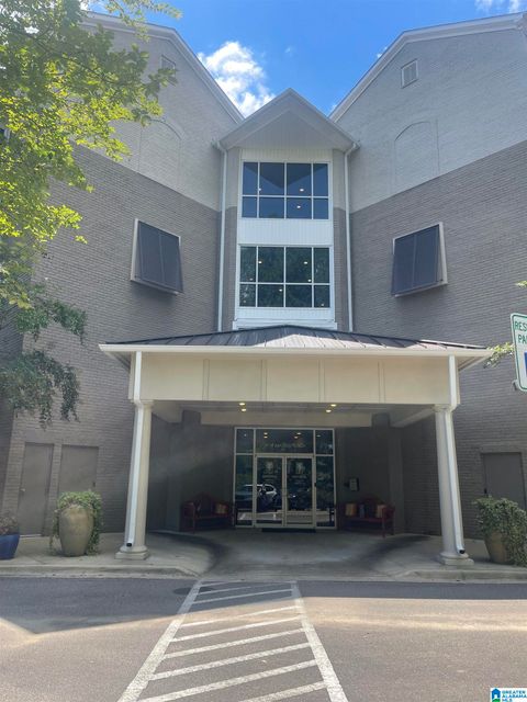 Photo of 3038 Massey Road #304, VESTAVIA HILLS, AL 35216 (MLS # 21427622)
