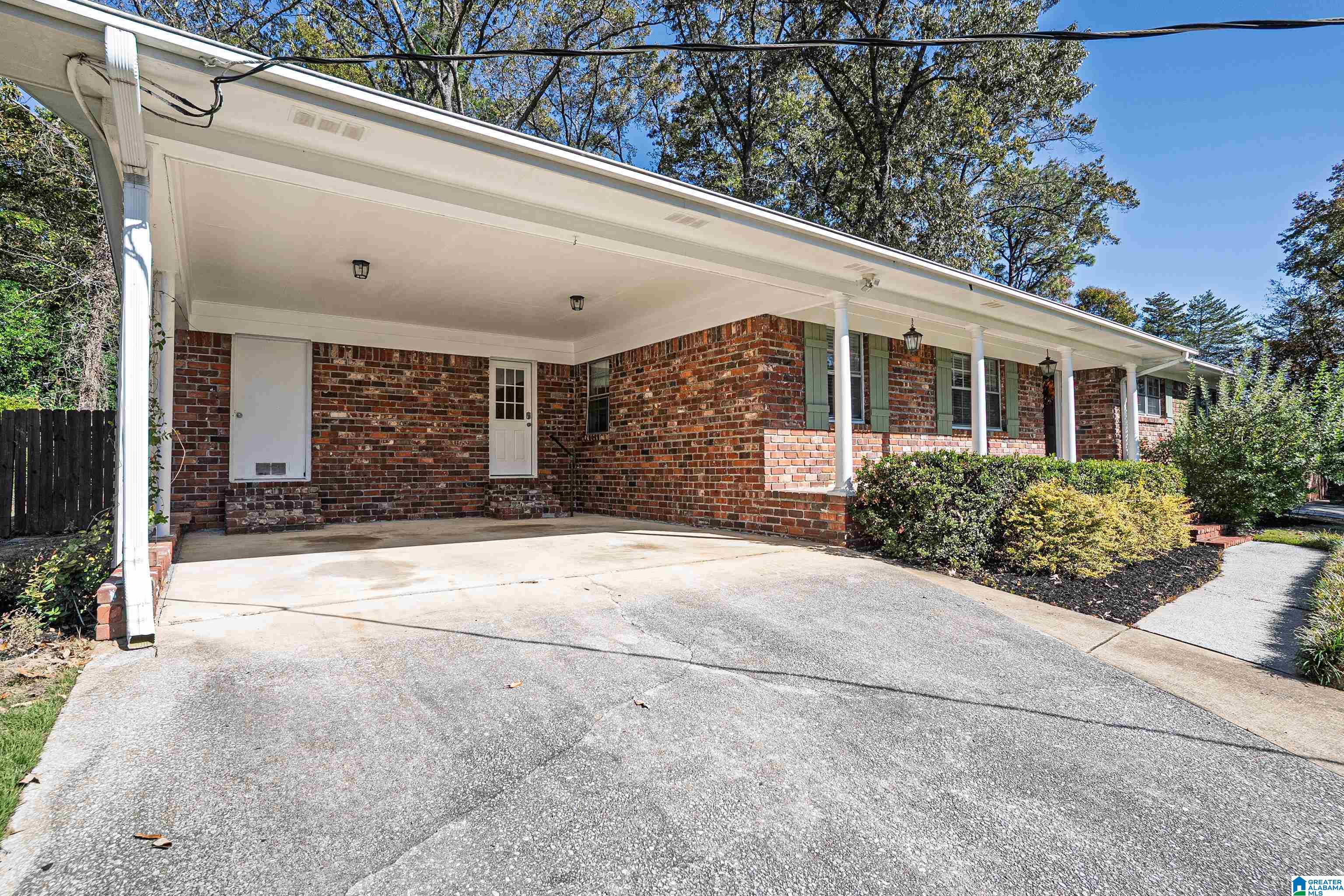 1916 MAYFLOWER DRIVE