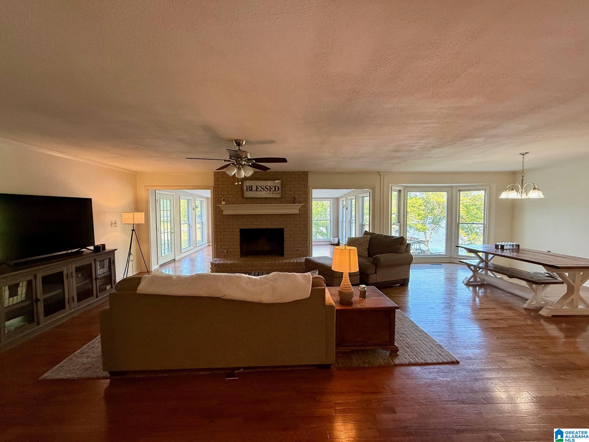 250 MAPLEWOOD CIRCLE